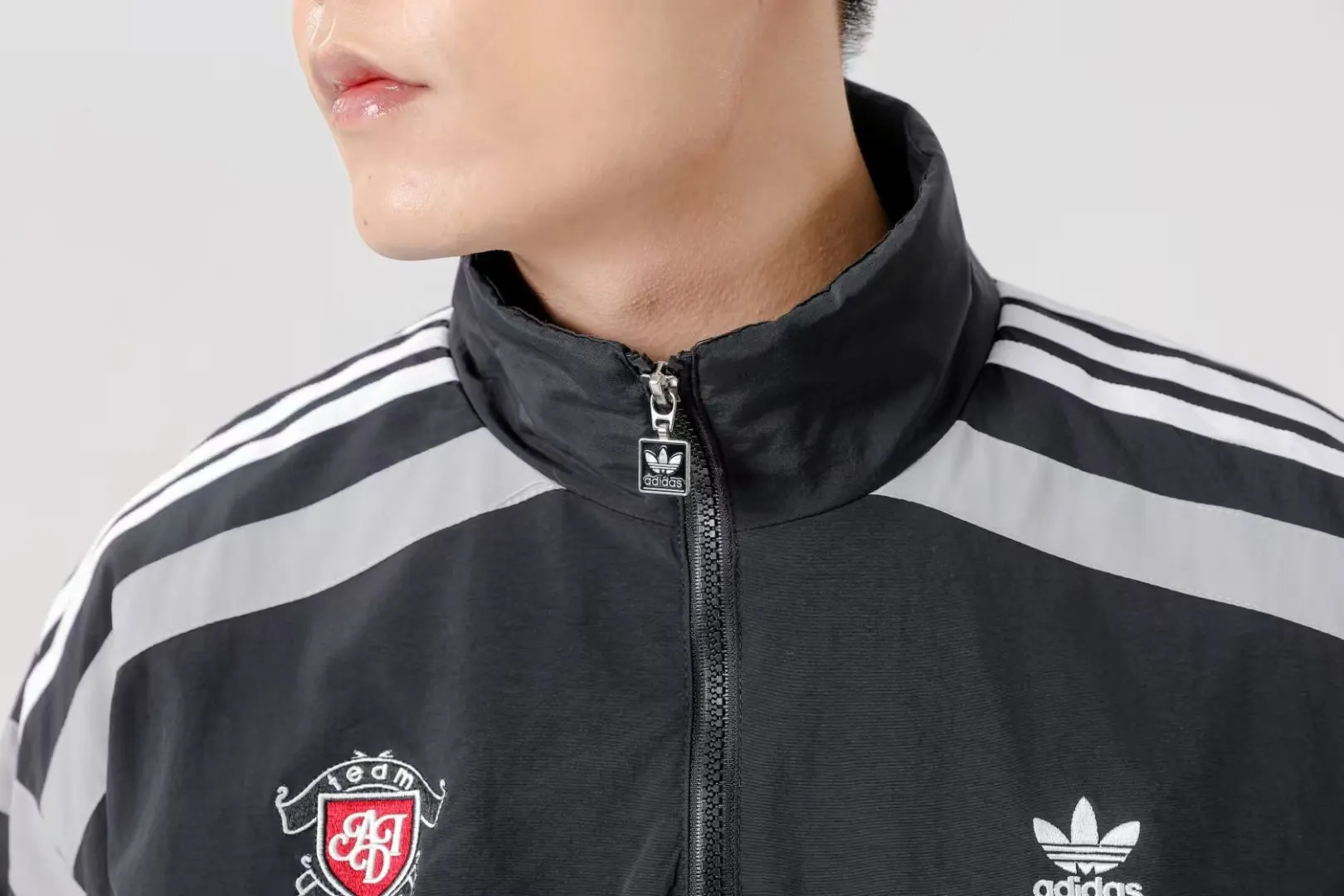 Originals Color-Block Track Jacket D19514001 — view 4