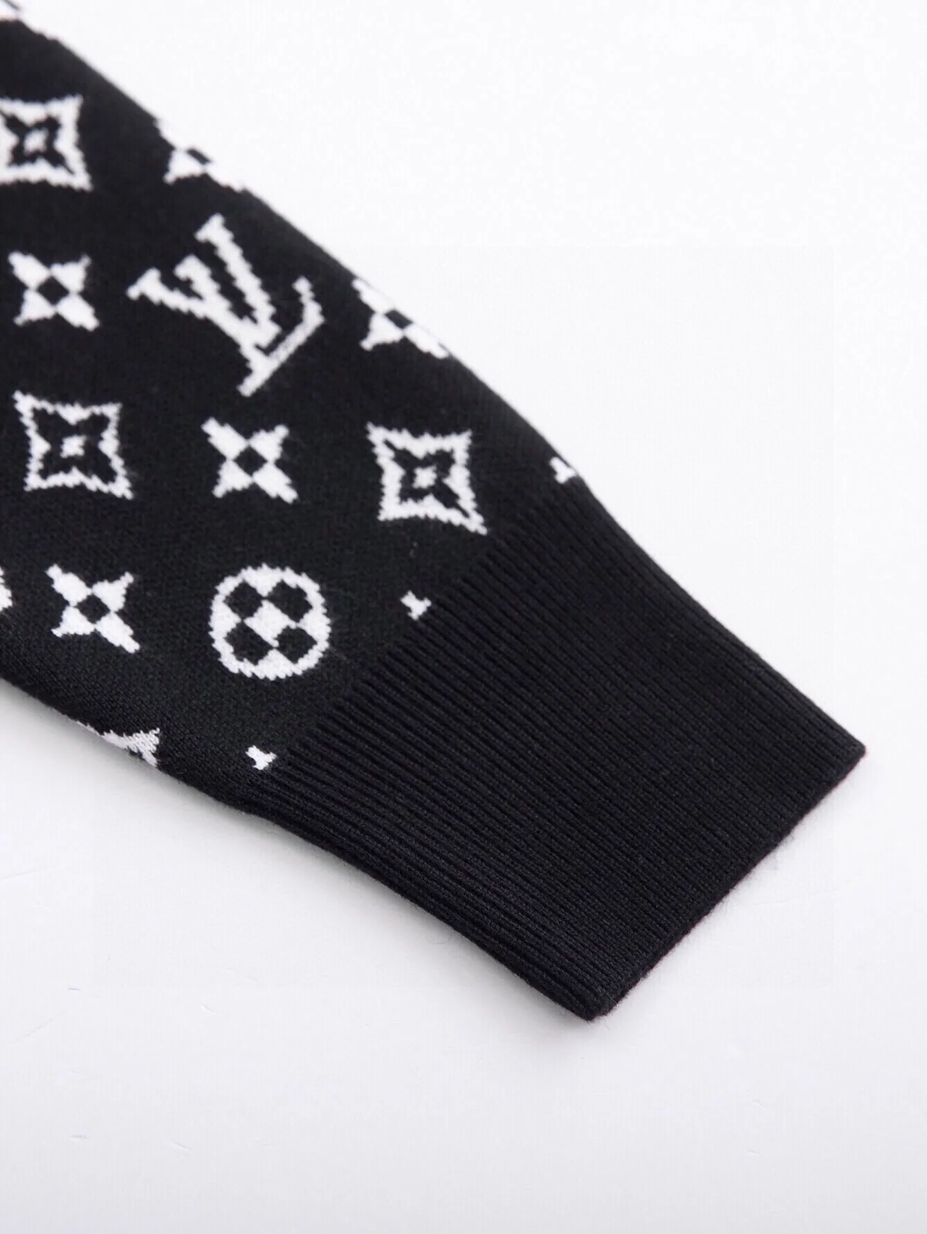 Monogram Jacquard Wool Crew-Neck Sweater D19516051 — view 6