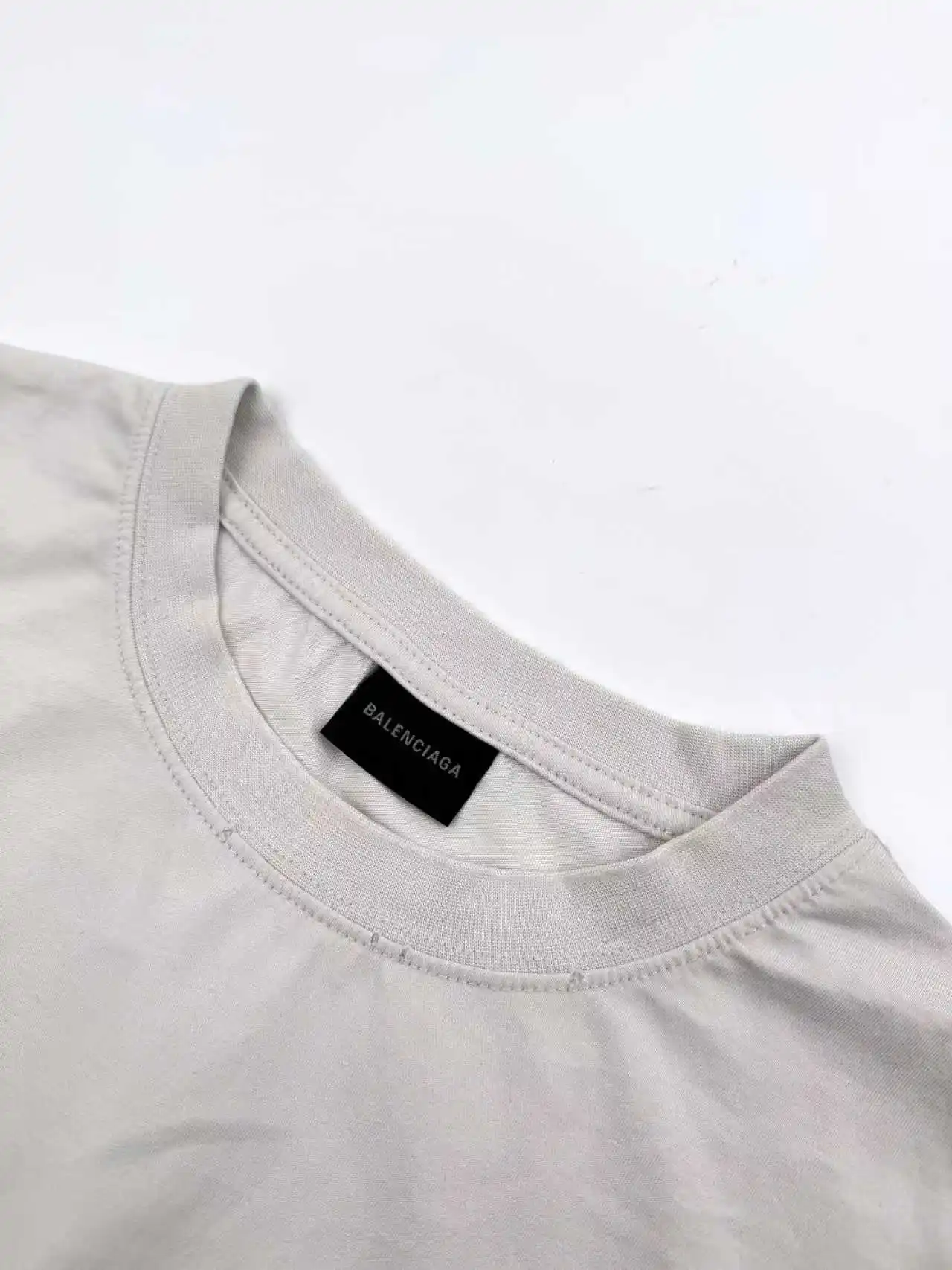 Masking Tape Logo Distressed T-Shirt D19513847 — view 3