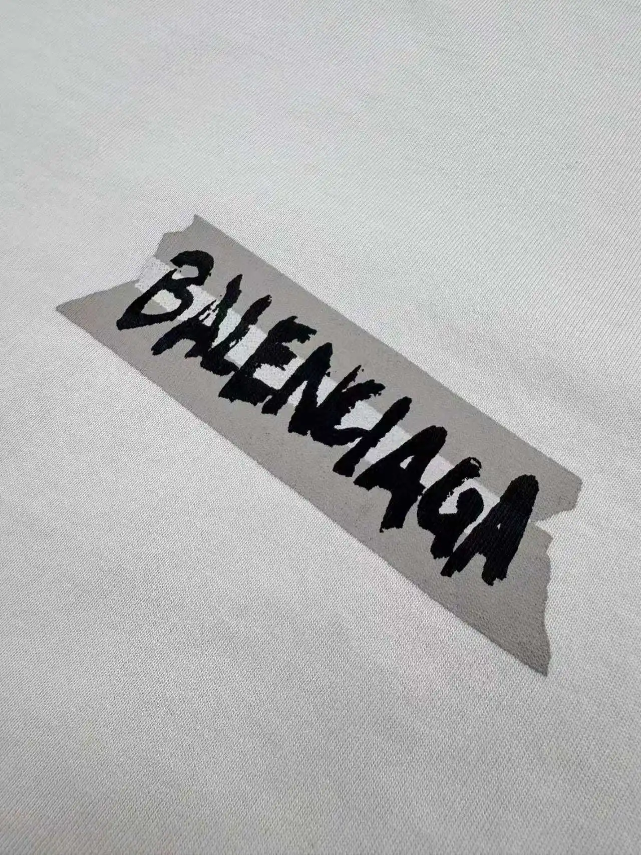 Masking Tape Logo Distressed T-Shirt D19513847 — view 5