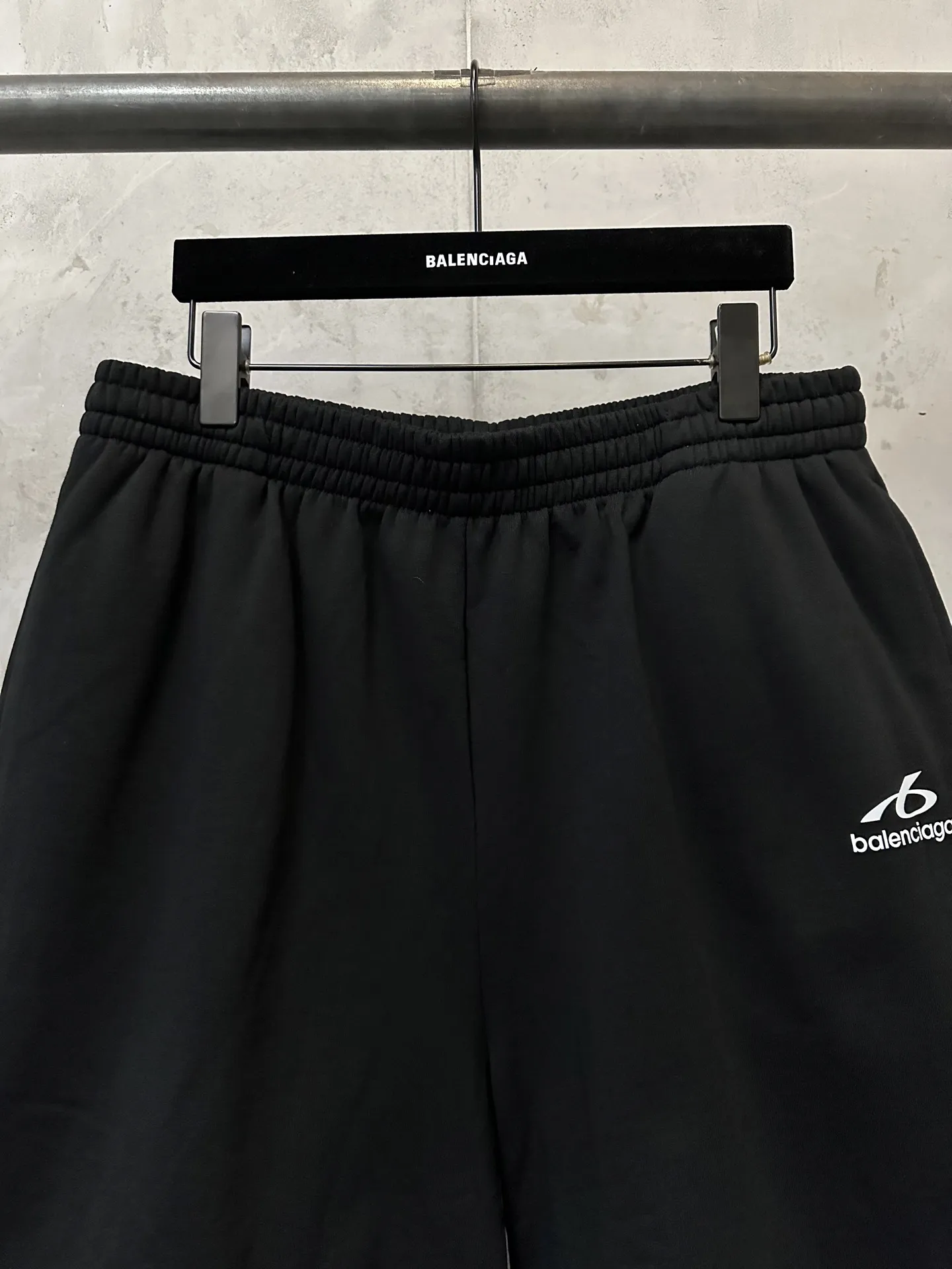 Logo-Print Reflective Jersey Shorts D19511183 — view 3