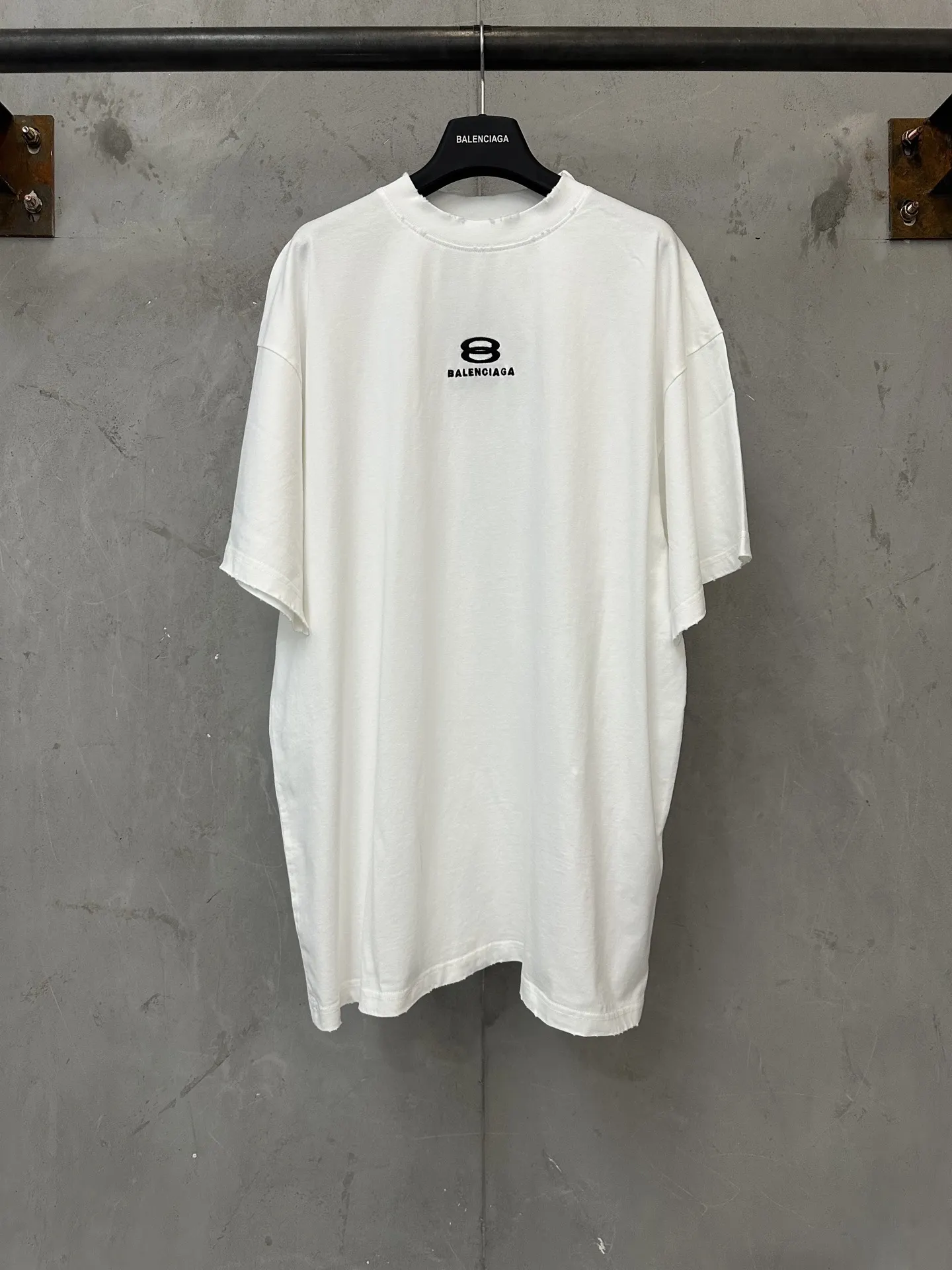 Unity Logo Embroidered Distressed T-Shirt D20018921