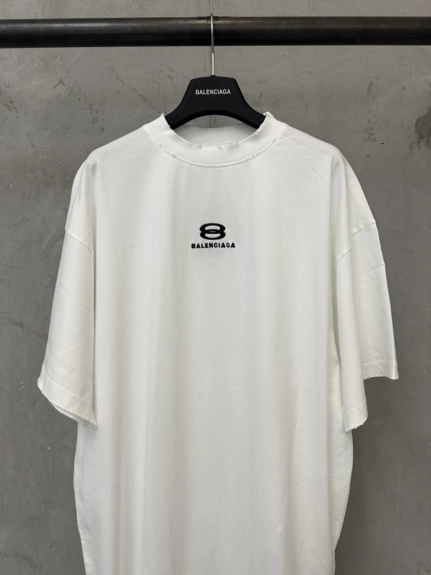 Unity Logo Embroidered Distressed T-Shirt D20018921 — view 3