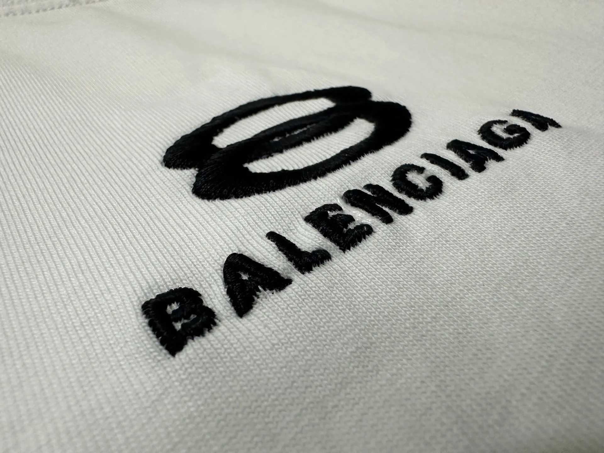 Unity Logo Embroidered Distressed T-Shirt D20018921 — view 8