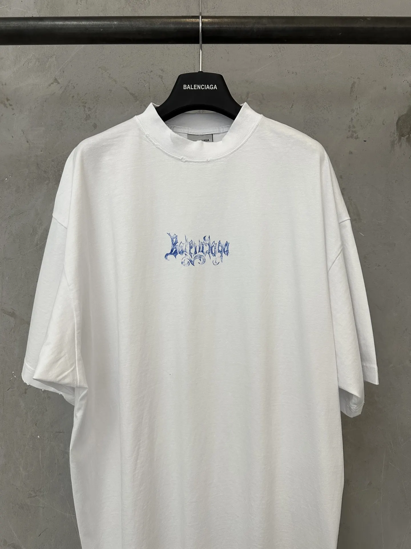 Gothic Logo Oversized Cotton T-Shirt D20011476 — view 3