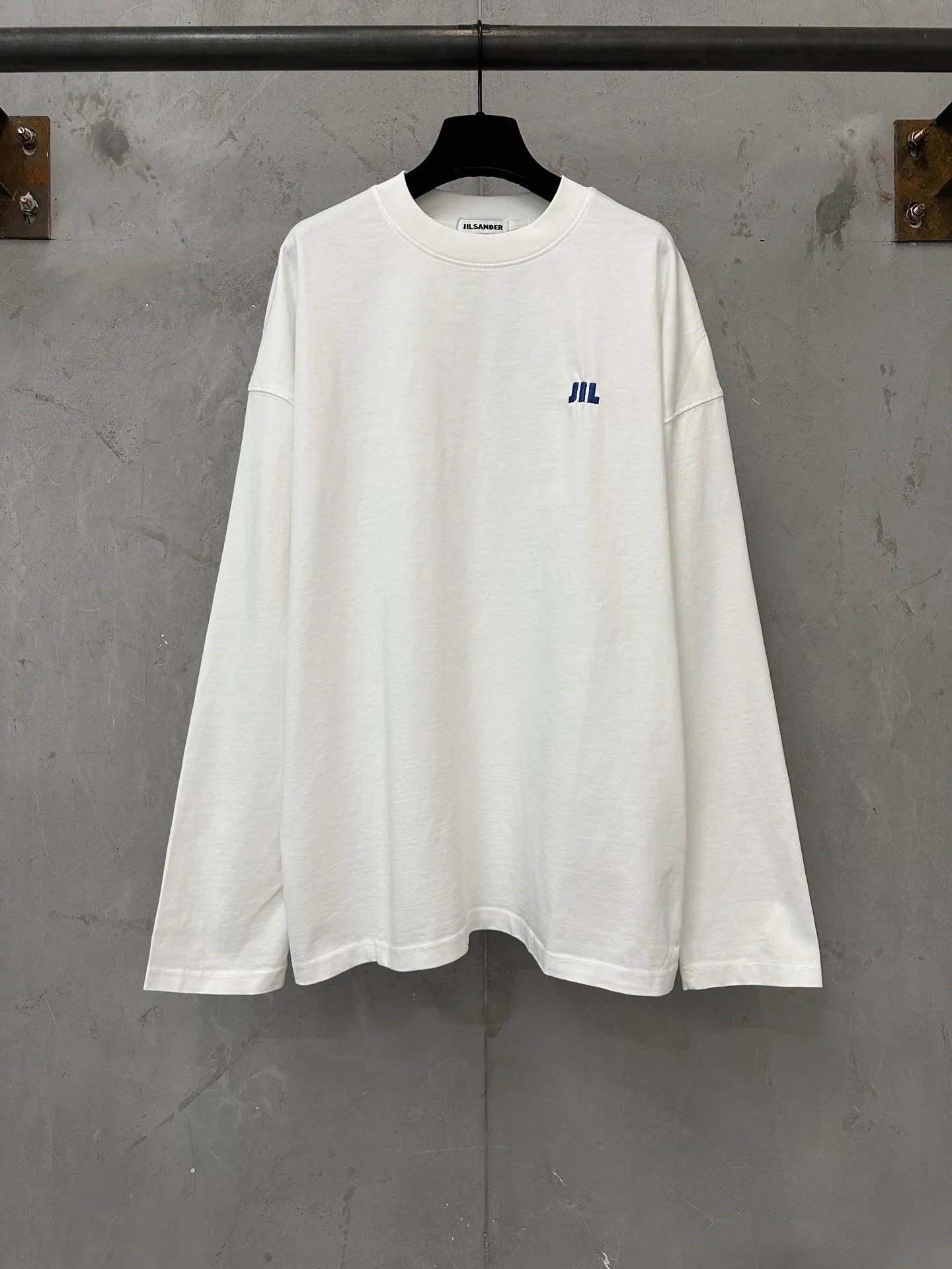 Logo Embroidered Heavyweight Long-Sleeve T-Shirt D20023728