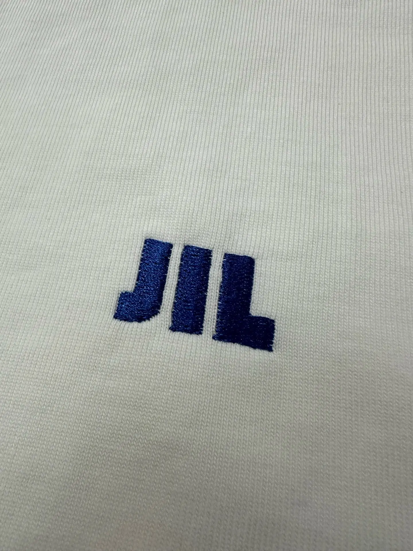 Logo Embroidered Heavyweight Long-Sleeve T-Shirt D20023728 — view 7