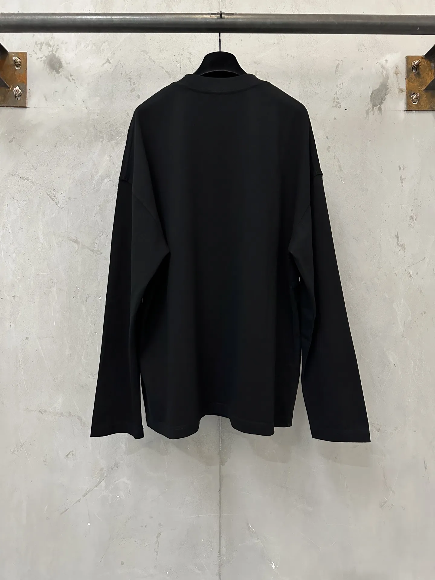 Logo-Print Heavyweight Cotton Long-Sleeve T-Shirt D20023739 — view 2