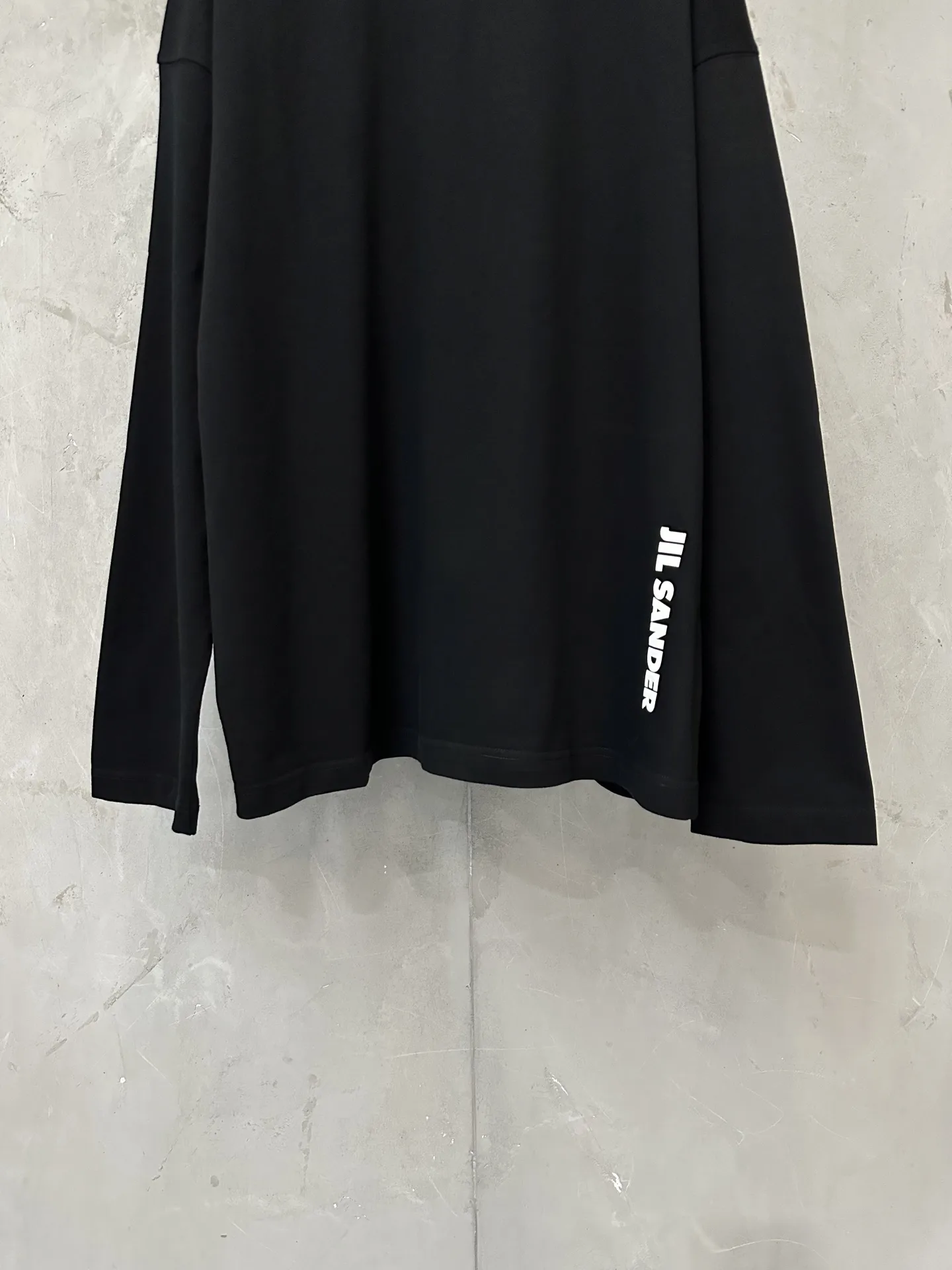 Logo-Print Heavyweight Cotton Long-Sleeve T-Shirt D20023739 — view 4