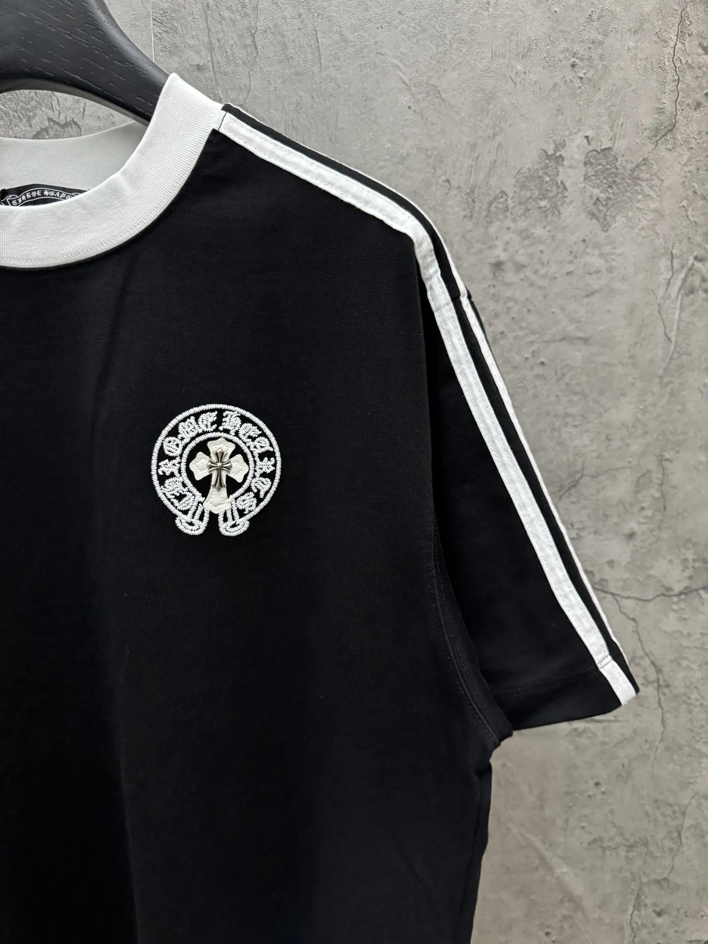 Embroidered Cross Logo Cotton T-Shirt D20013865 — view 5