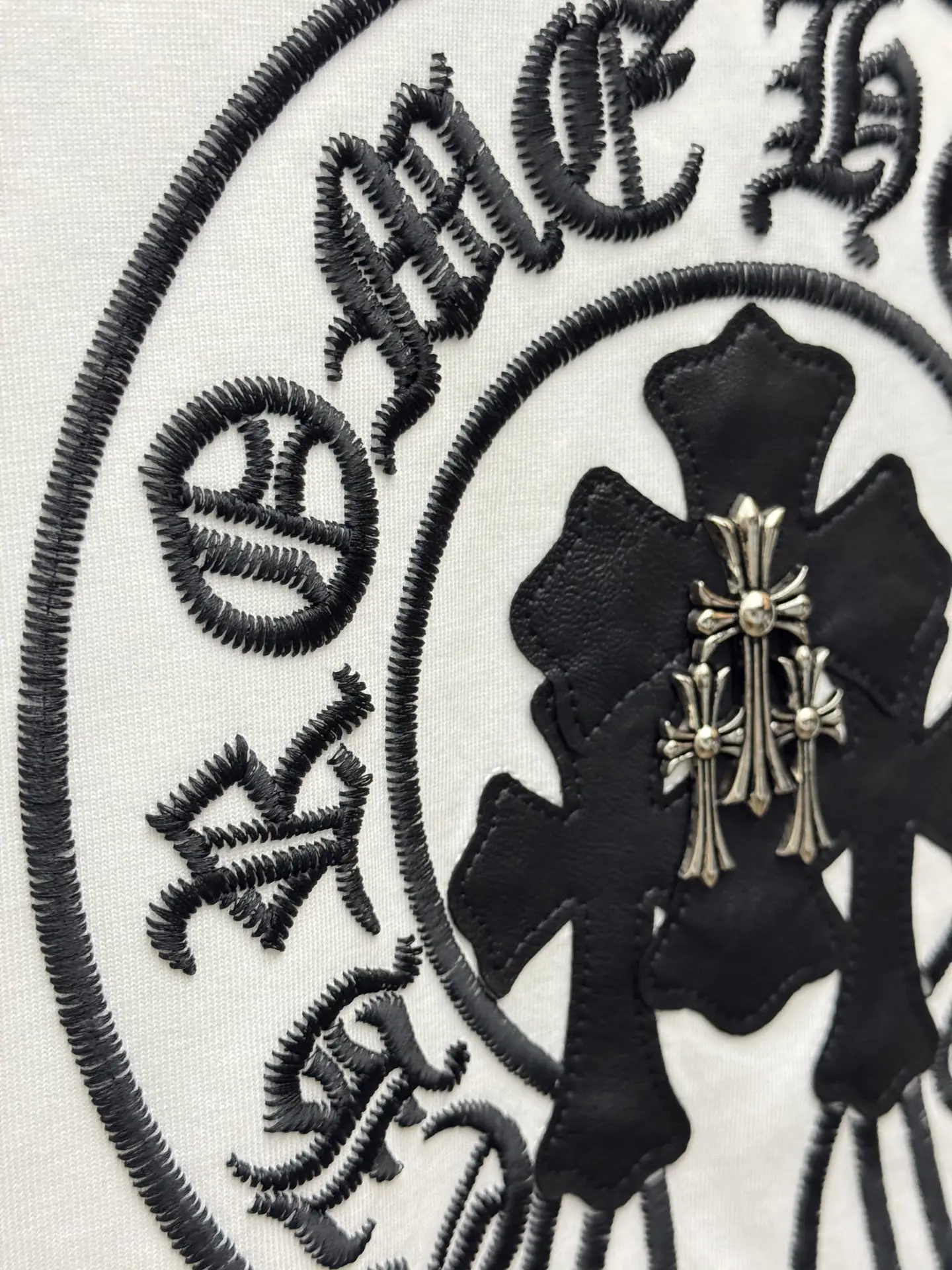 Embroidered Cross Logo Cotton T-Shirt D20013866 — view 8