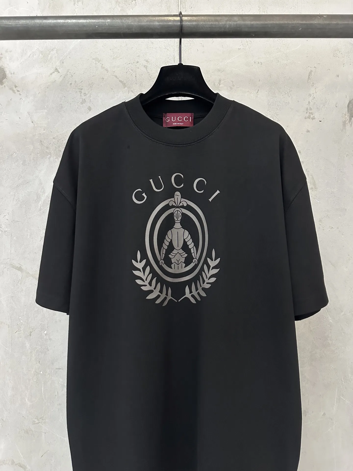 Knight Crest Heavyweight Cotton T-Shirt D20011485 — view 3