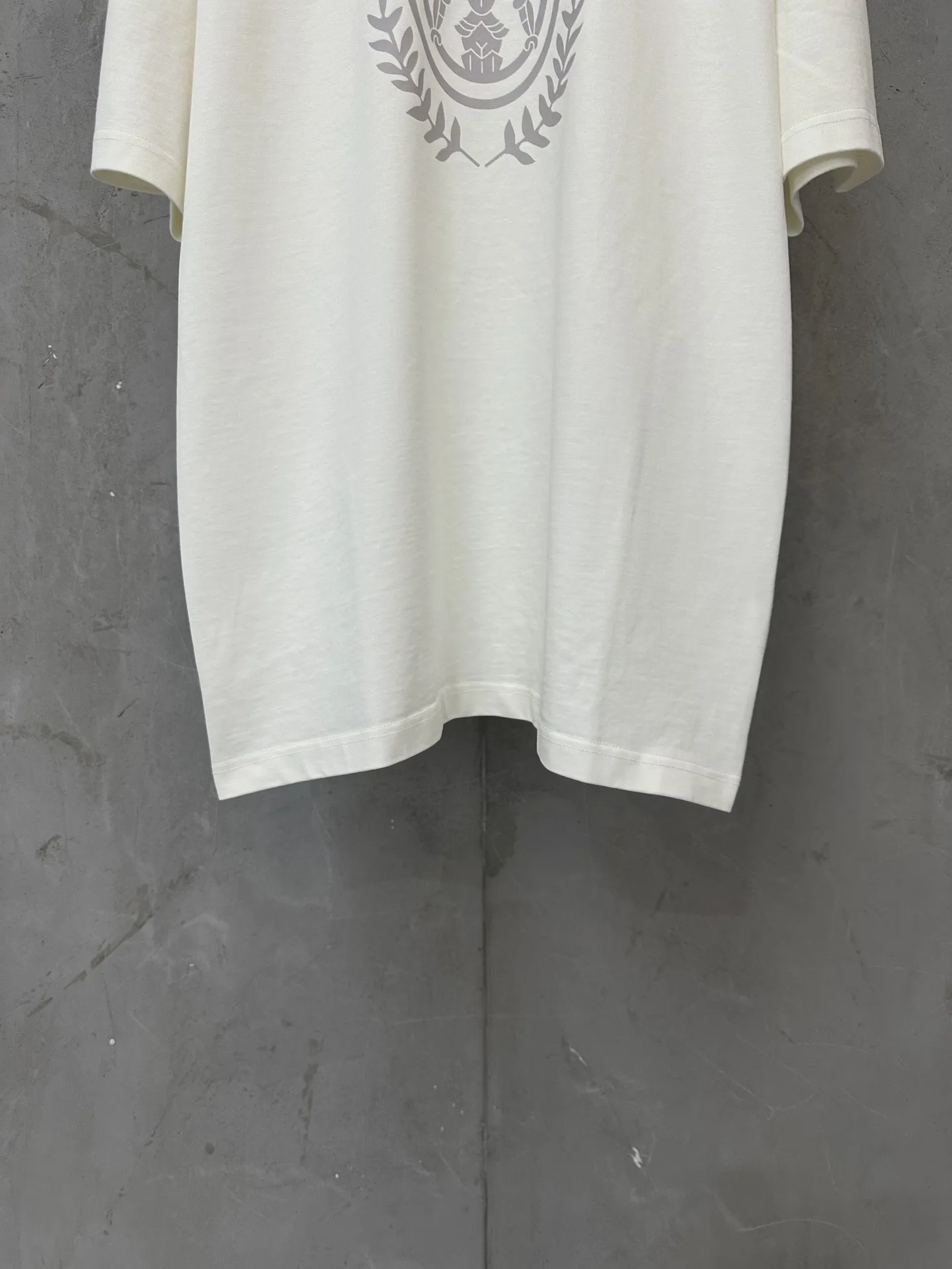 Gucci Knight Crest Heavyweight Cotton T-Shirt D20011486 — view 4
