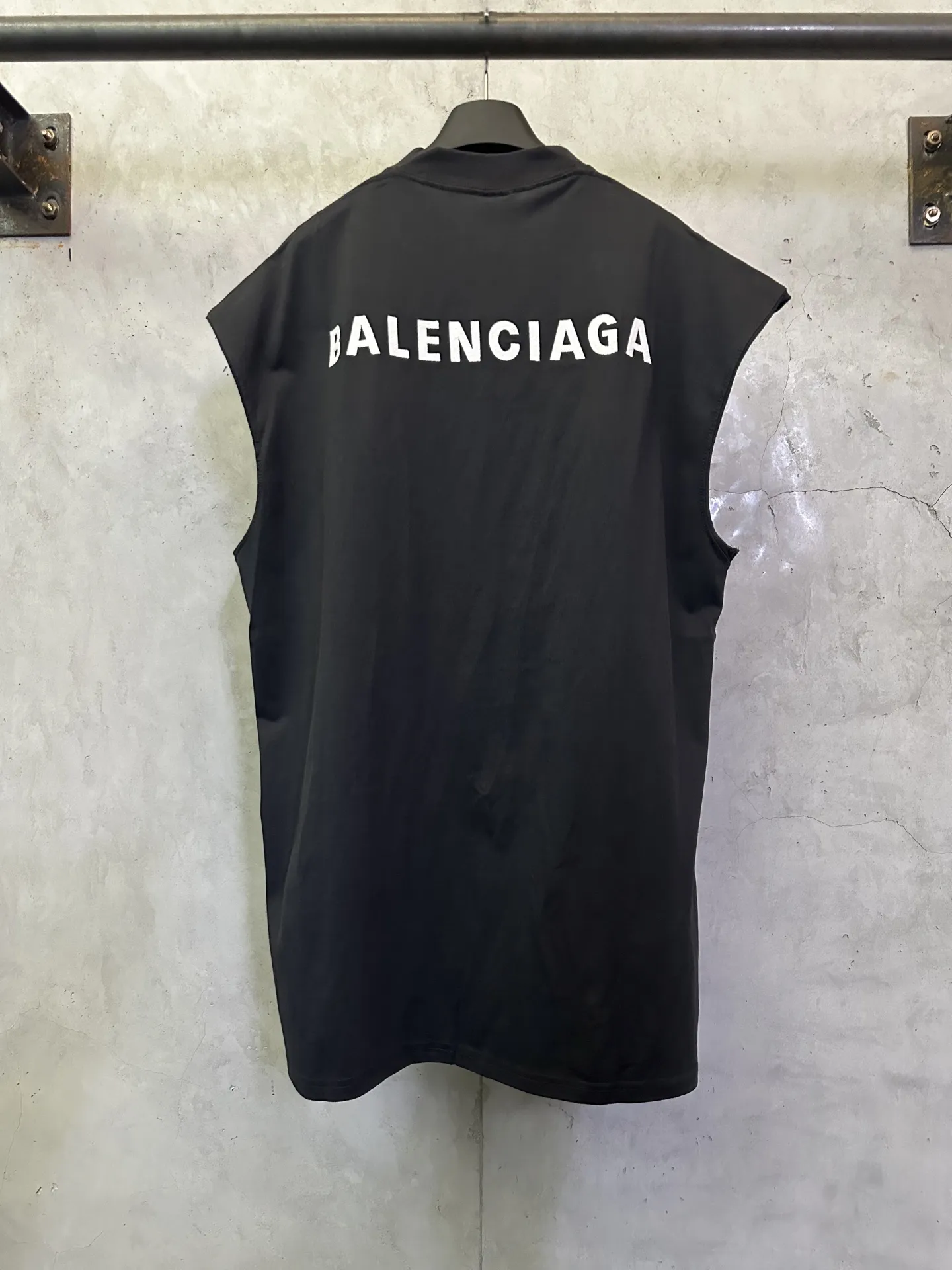 Logo Embroidery Distressed Cotton Tank Top D20512368 — view 2