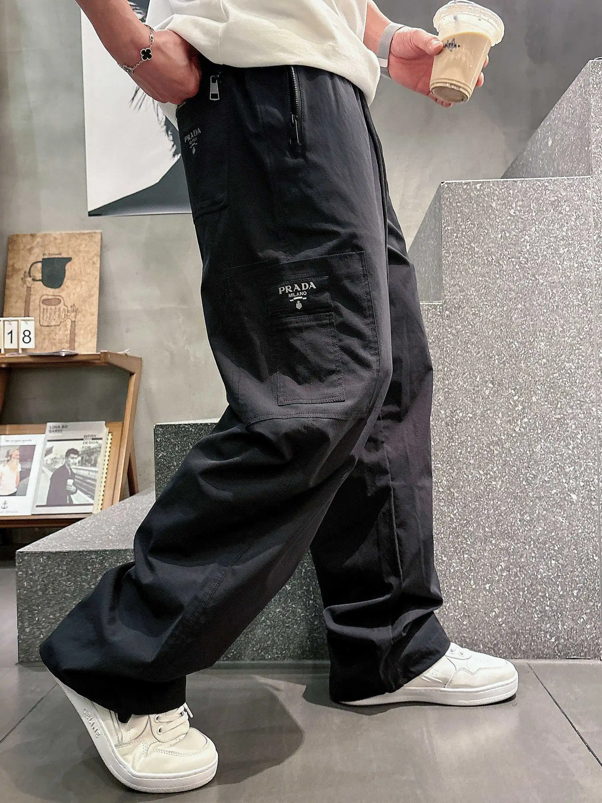 Logo-Appliqué Straight-Leg Trousers D20513202 — view 7