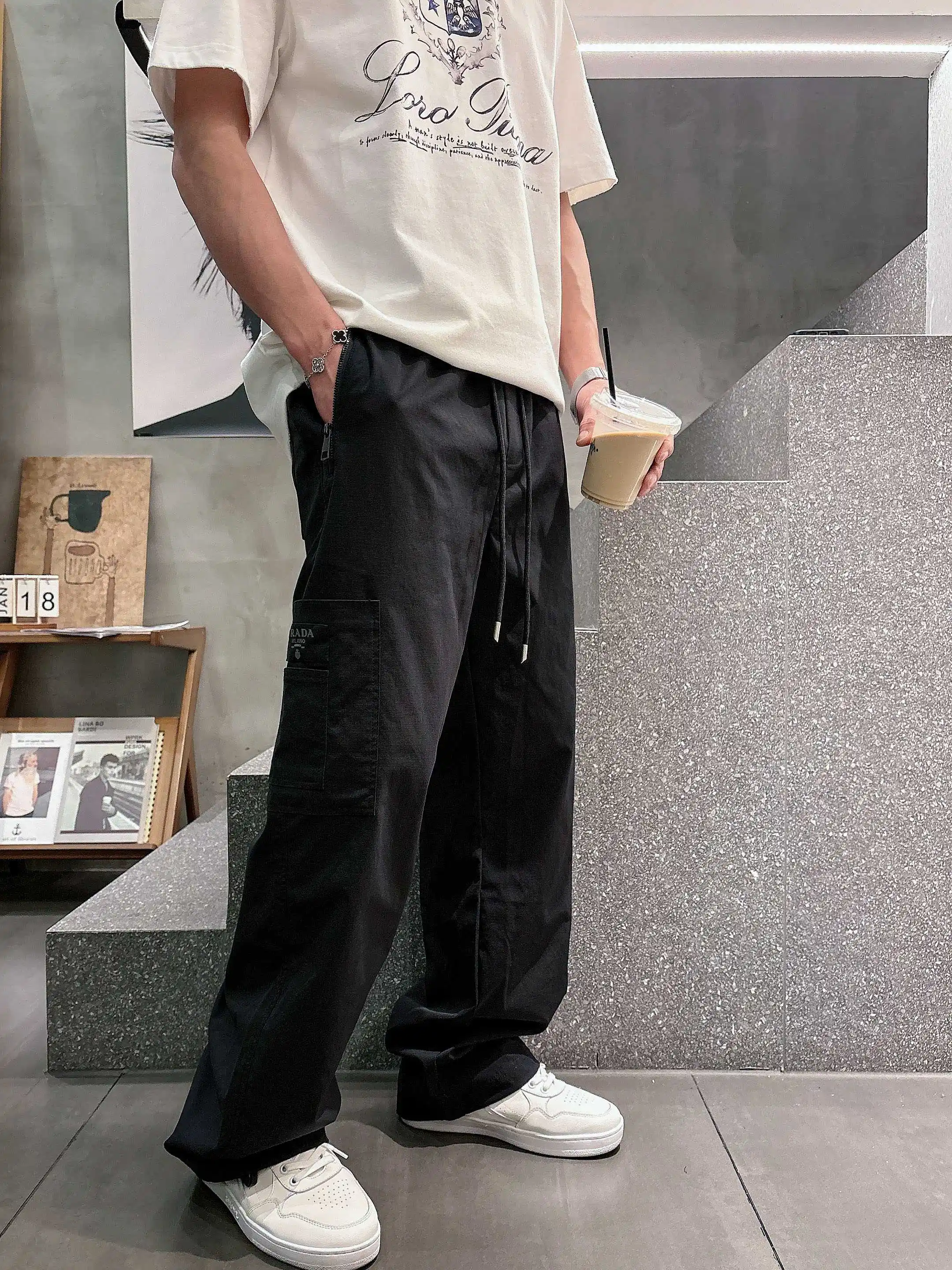 Logo-Appliqué Straight-Leg Trousers D20513202 — view 9