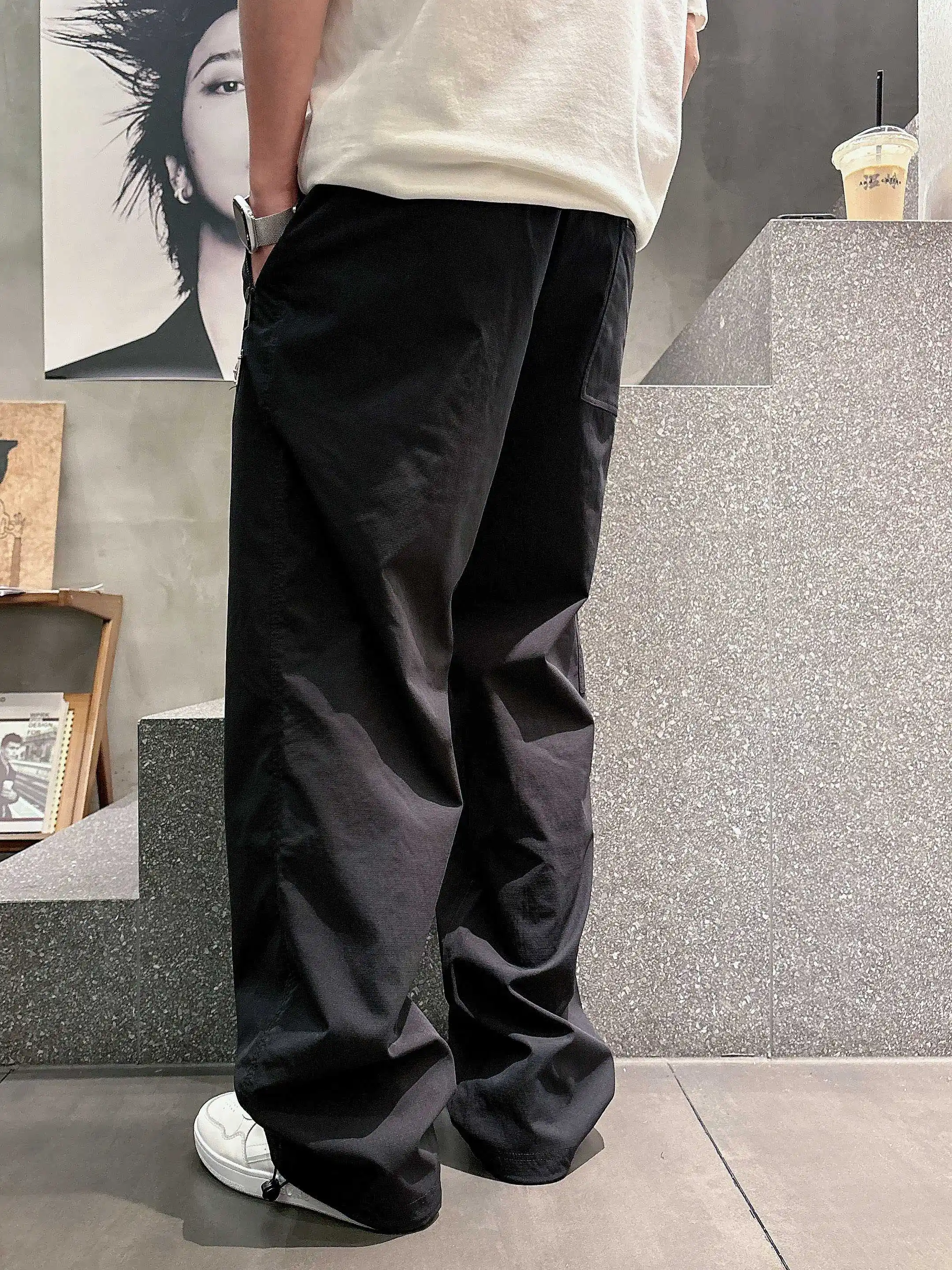 Logo-Appliqué Straight-Leg Trousers D20513202 — view 10