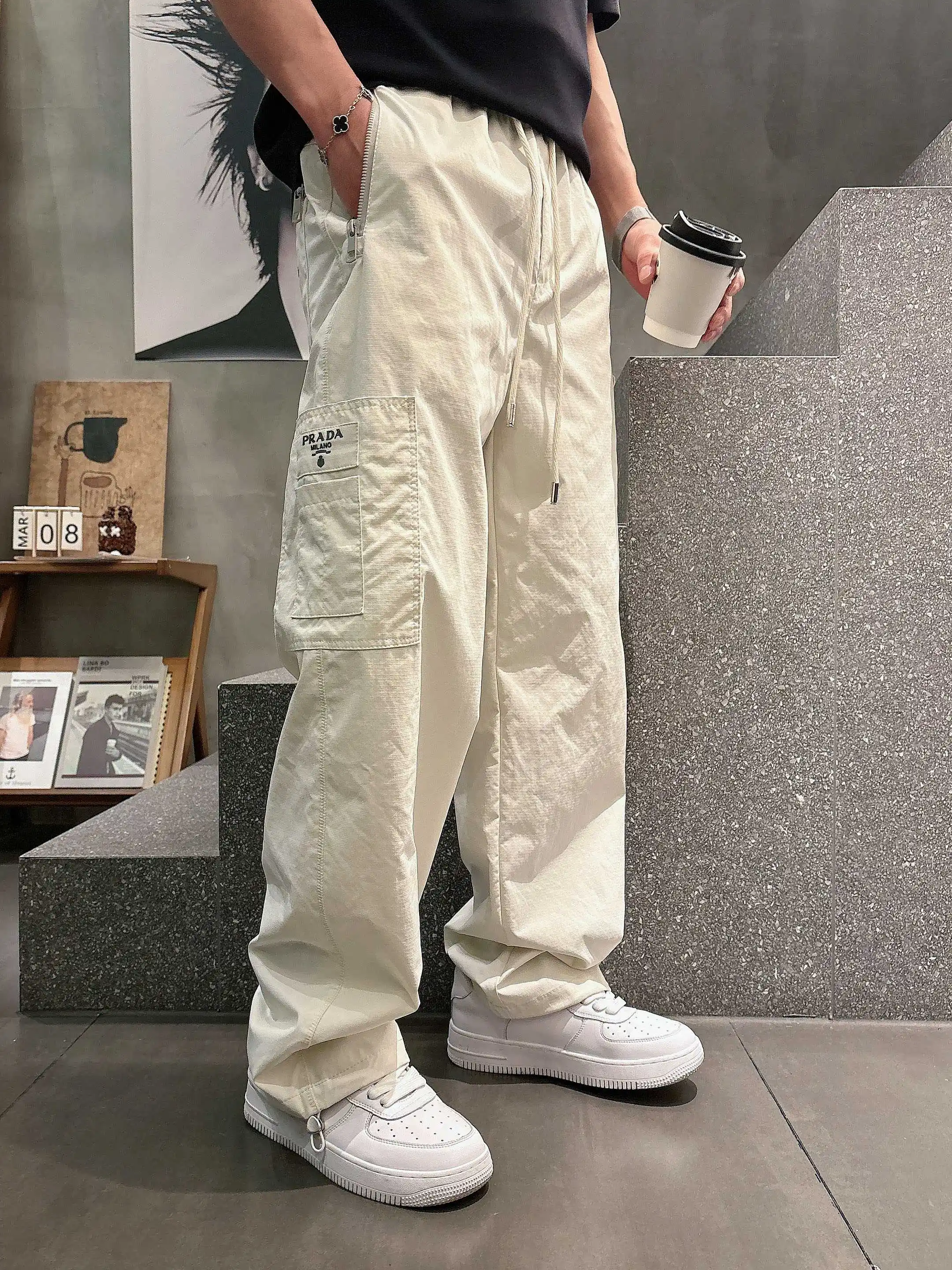 Logo-Appliqué Drawstring Casual Trousers D20513201 — view 3