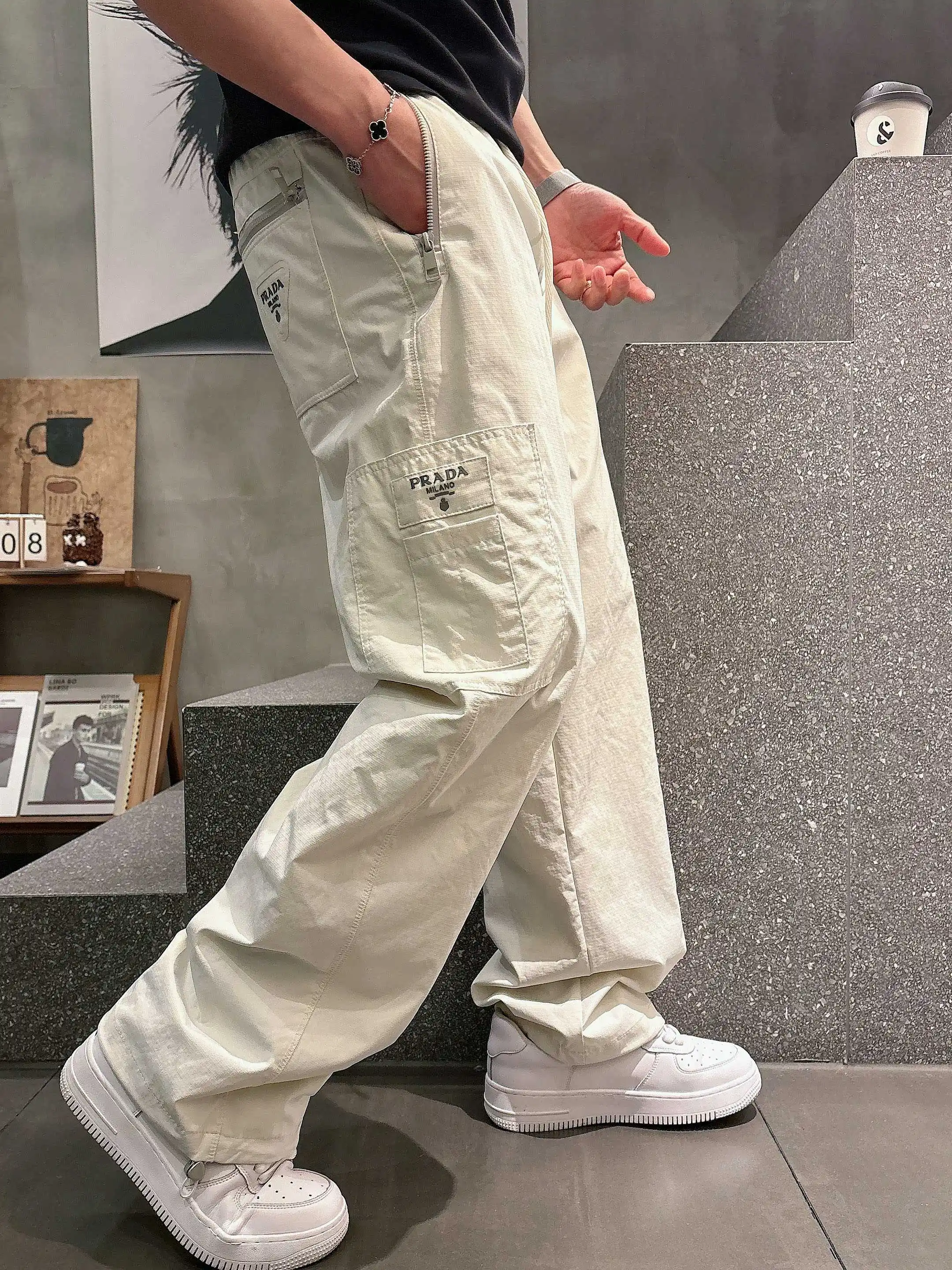 Logo-Appliqué Drawstring Casual Trousers D20513201 — view 6