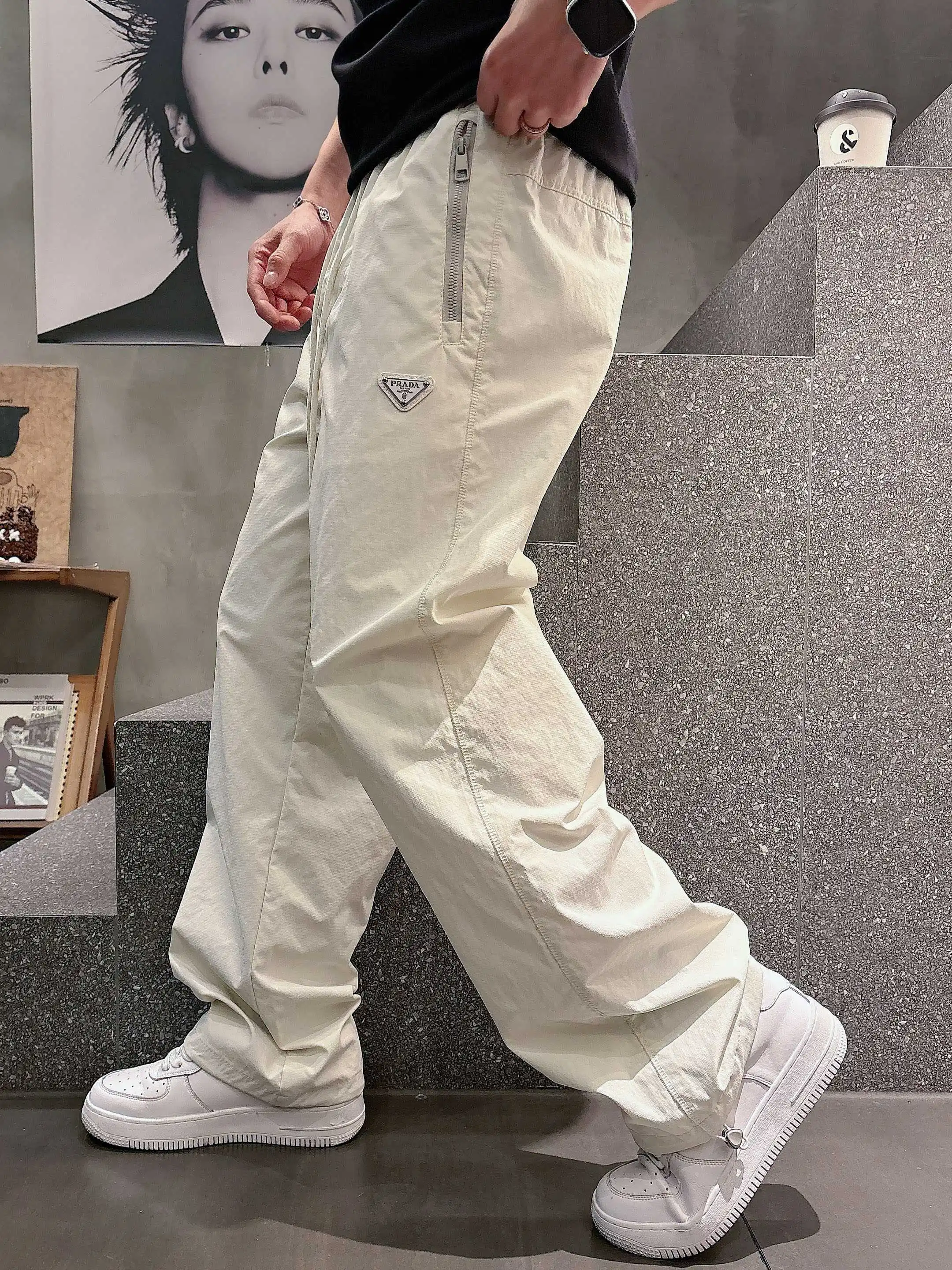 Logo-Appliqué Drawstring Casual Trousers D20513201 — view 9