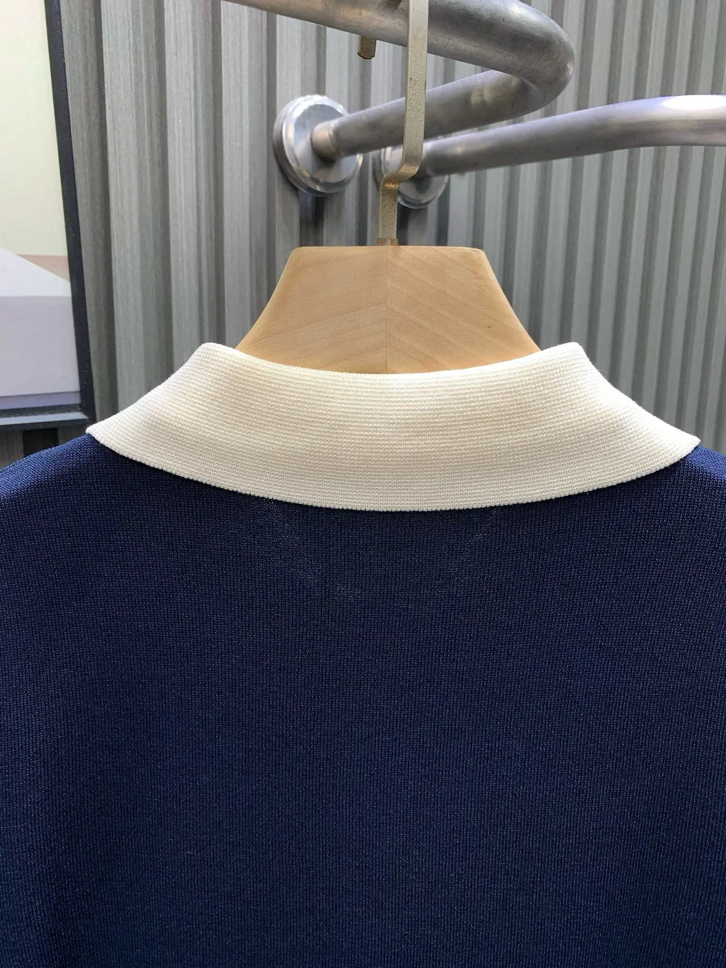Lily of the Valley Embroidered Knit Polo Shirt D20514122 — view 4