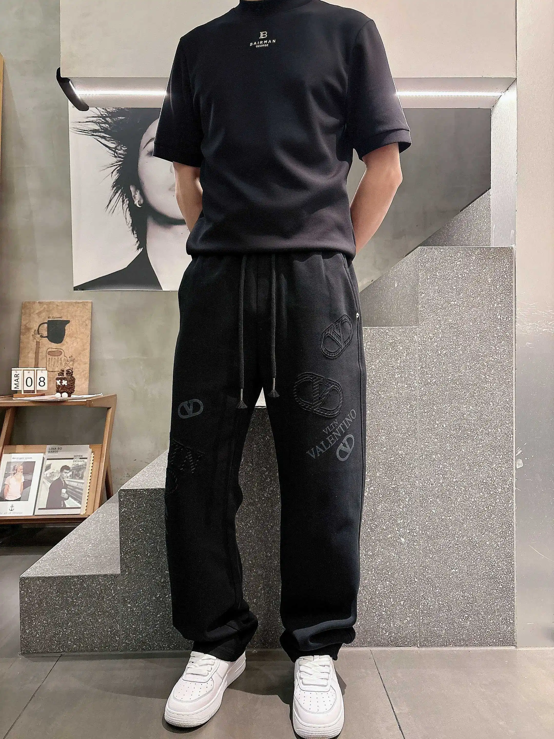 Logo-Embroidered Drawstring Sweatpants D21013200 — view 4