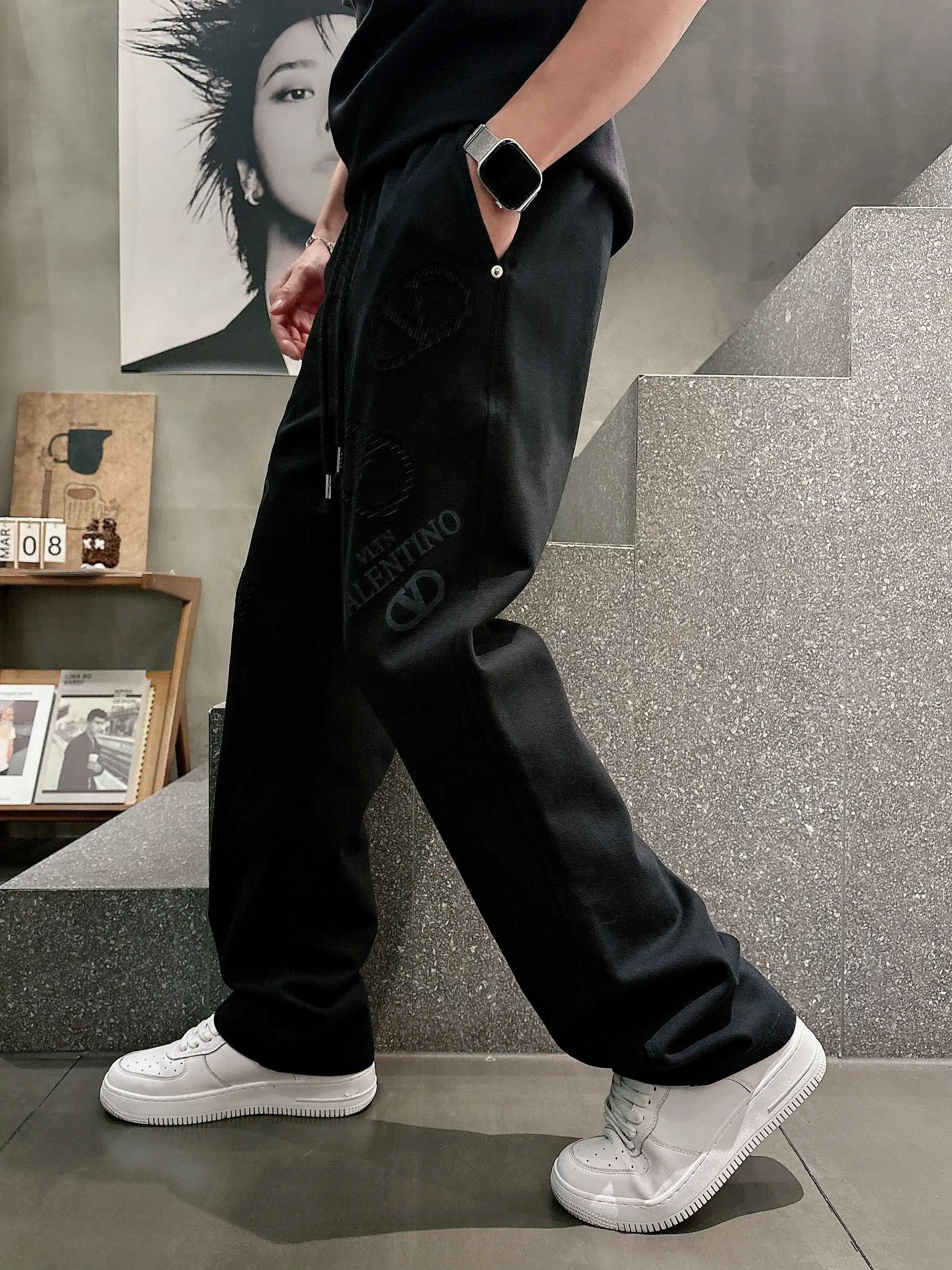Logo-Embroidered Drawstring Sweatpants D21013200 — view 7