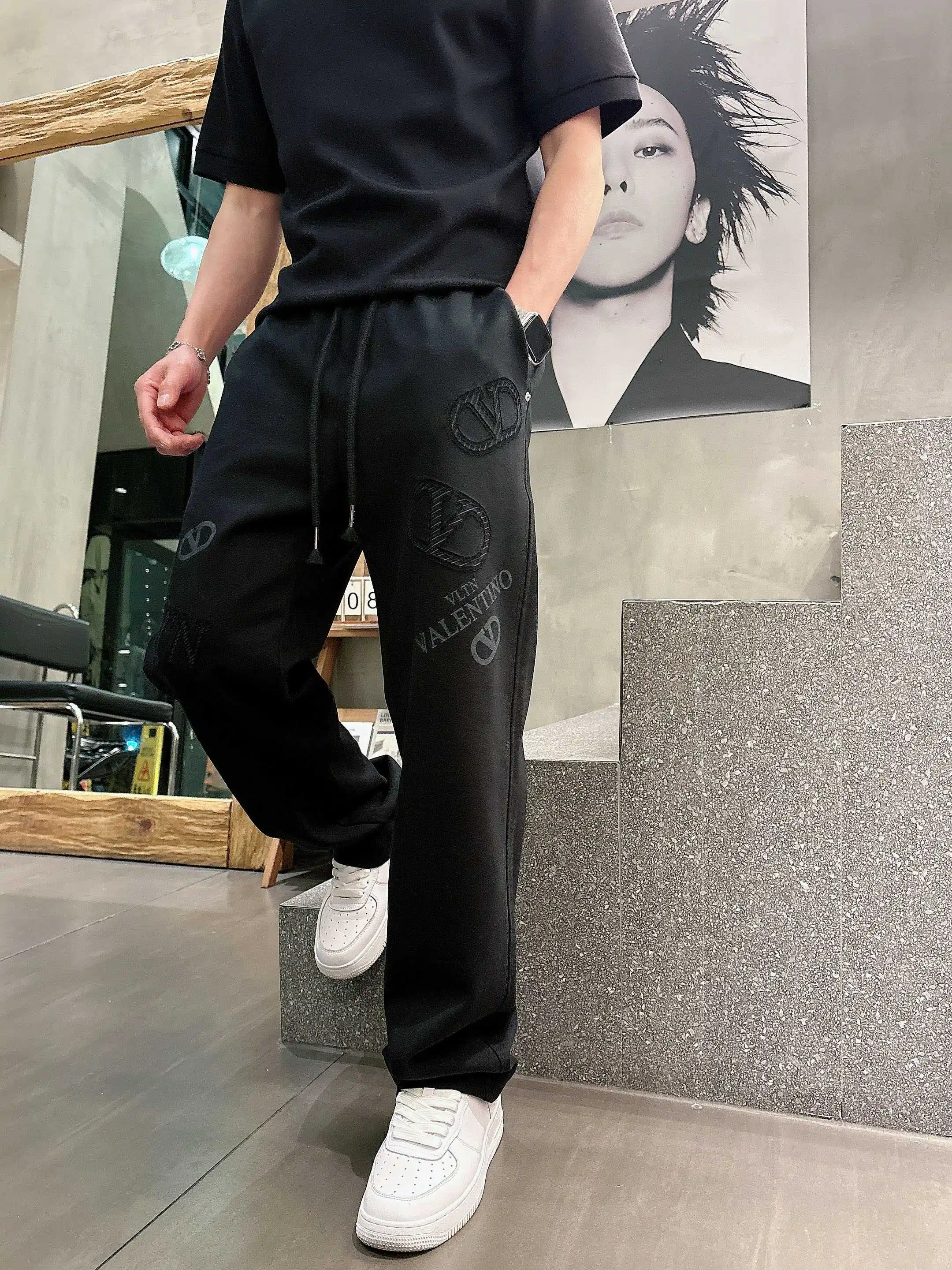 Logo-Embroidered Drawstring Sweatpants D21013200 — view 8