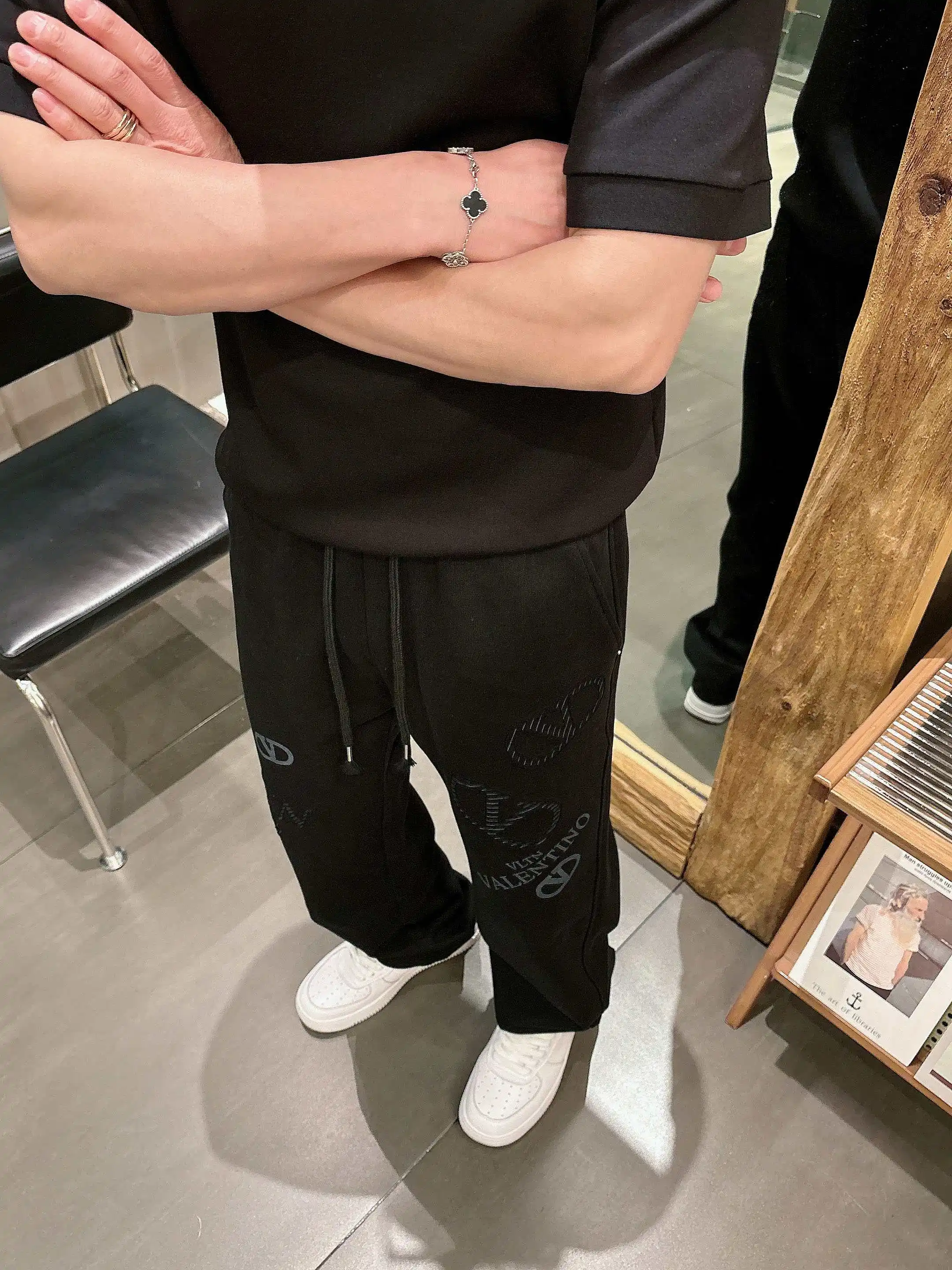 Logo-Embroidered Drawstring Sweatpants D21013200 — view 9