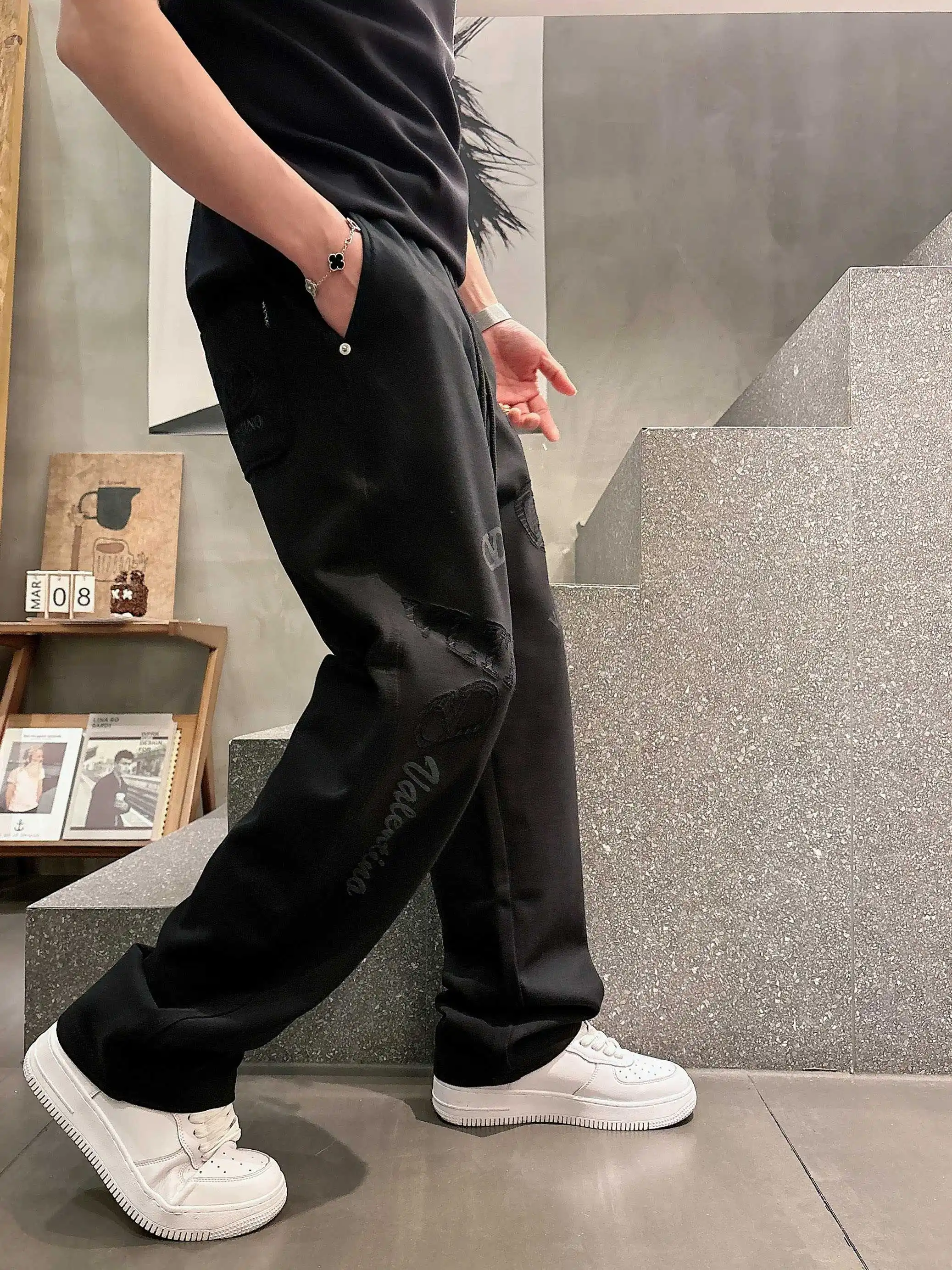 Logo-Embroidered Drawstring Sweatpants D21013200 — view 10