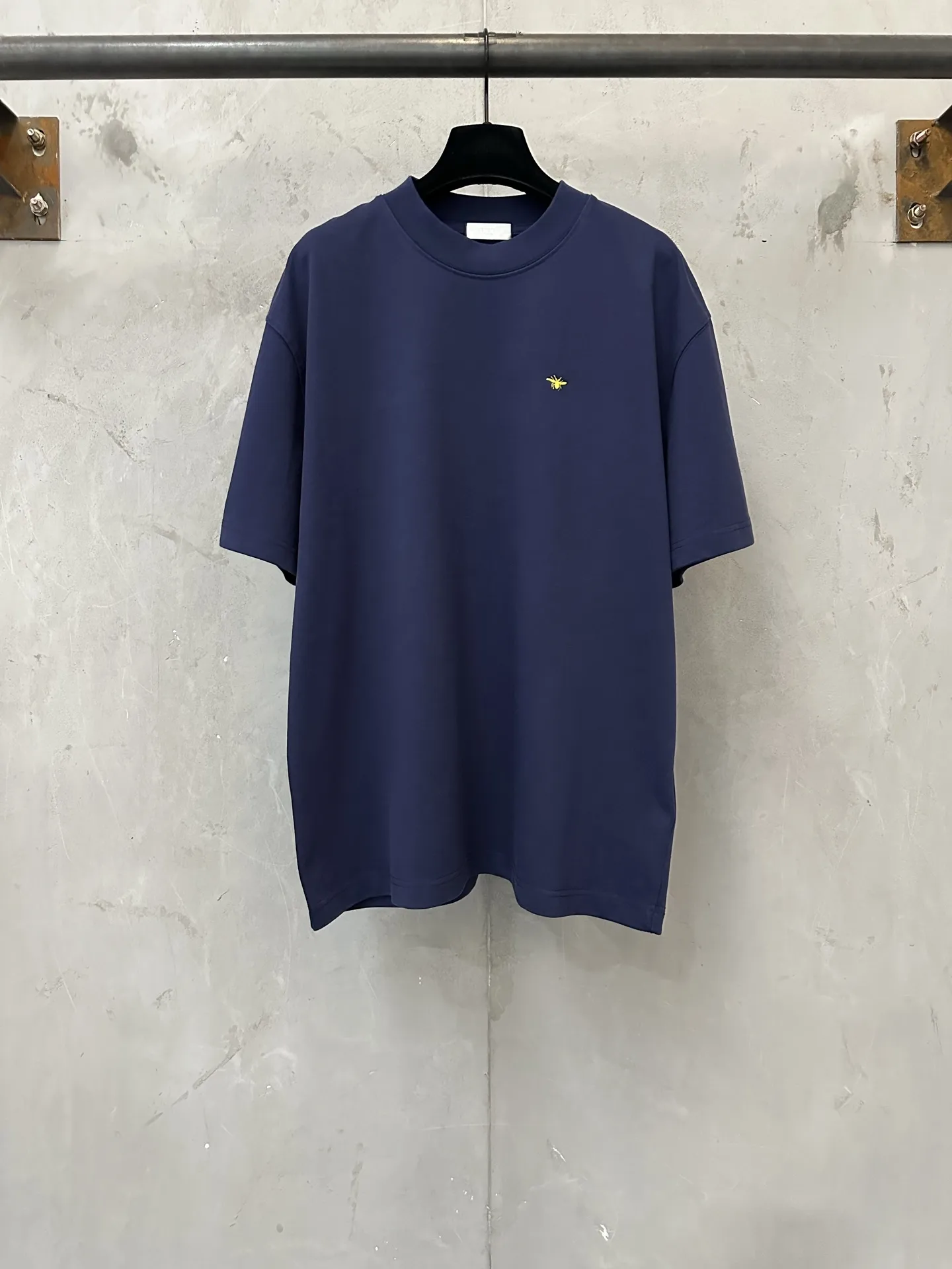 Bee Embroidery Heavyweight Cotton T-Shirt D21022251