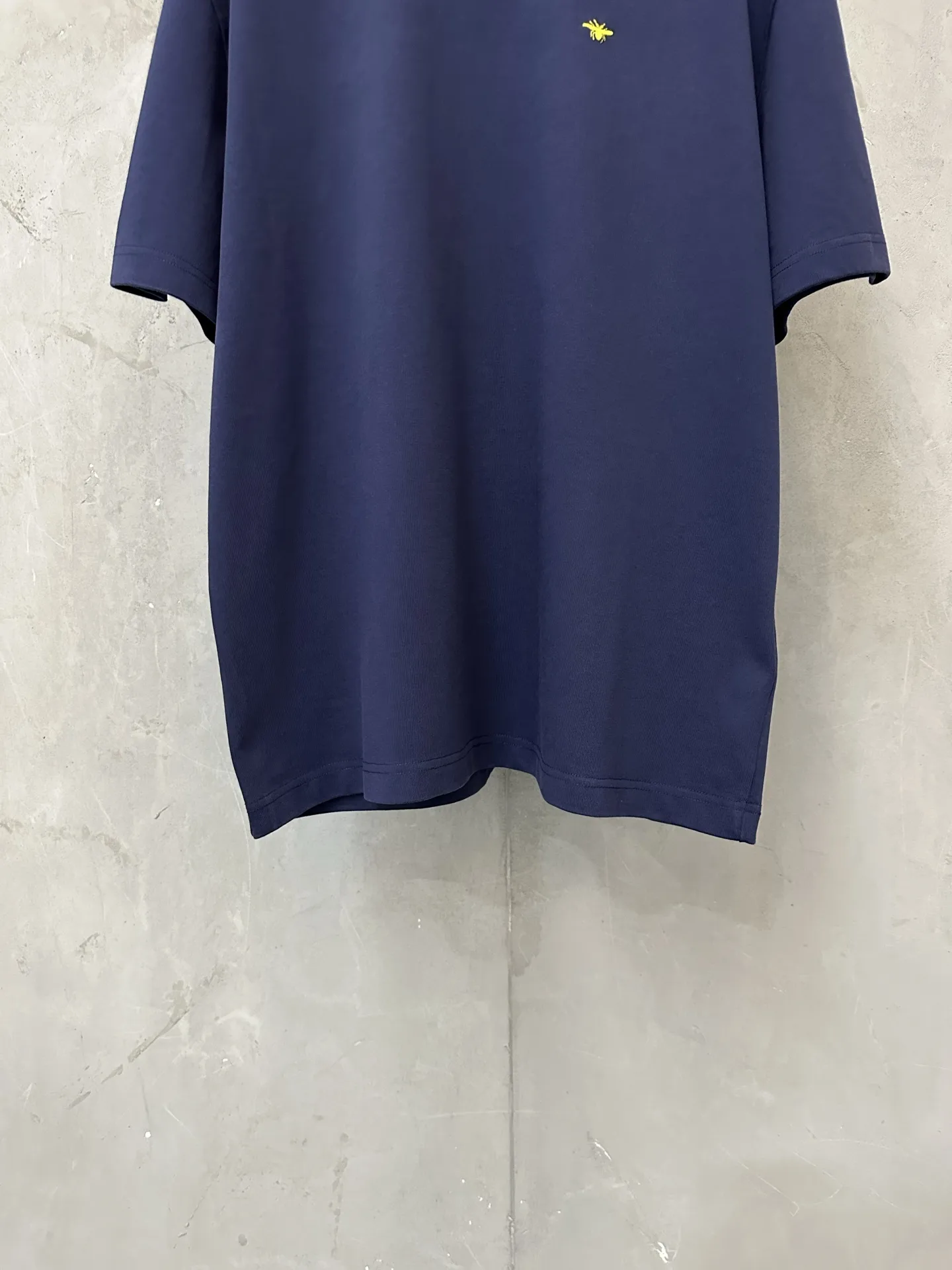 Bee Embroidery Heavyweight Cotton T-Shirt D21022251 — view 4
