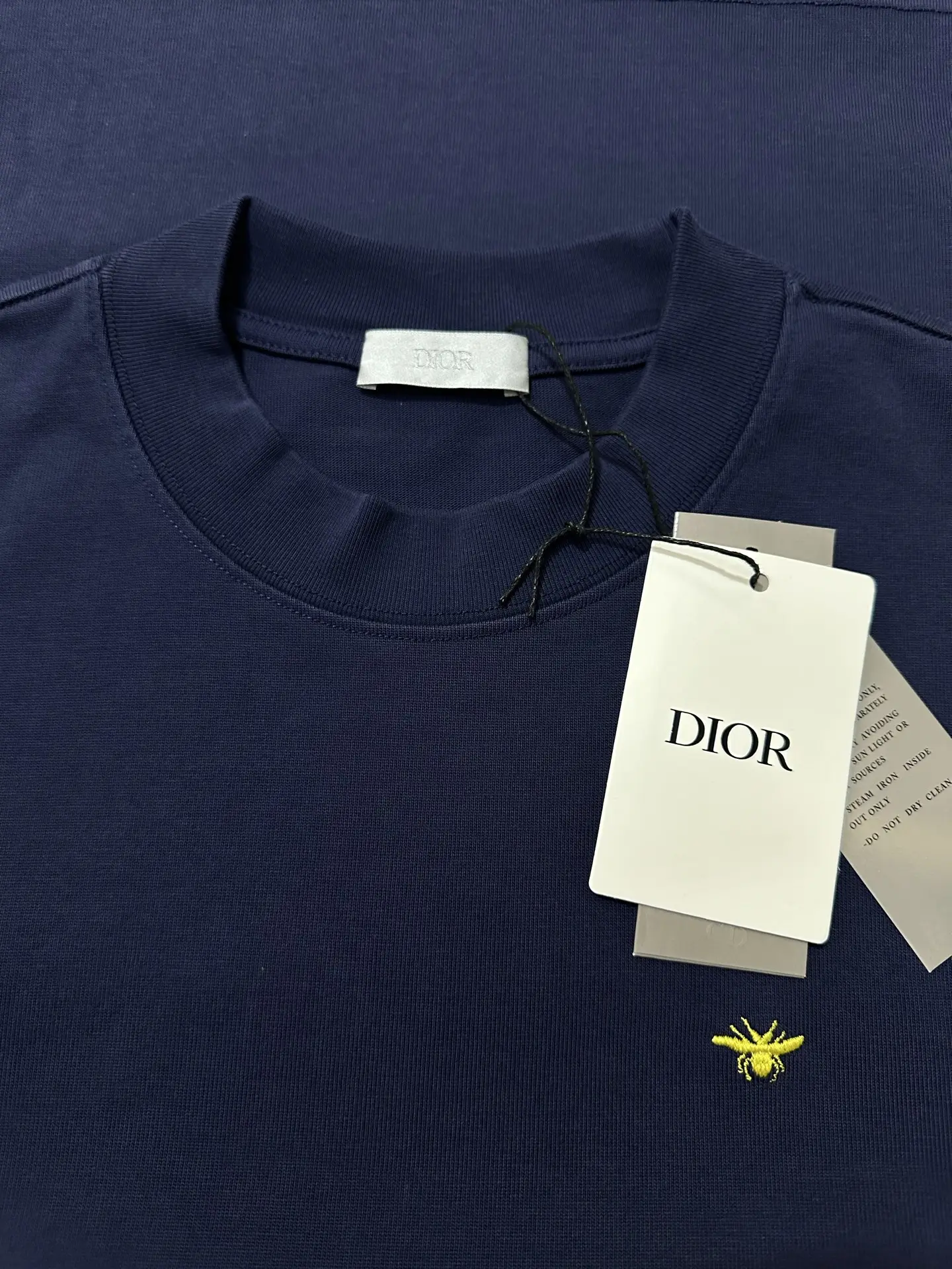 Bee Embroidery Heavyweight Cotton T-Shirt D21022251 — view 6