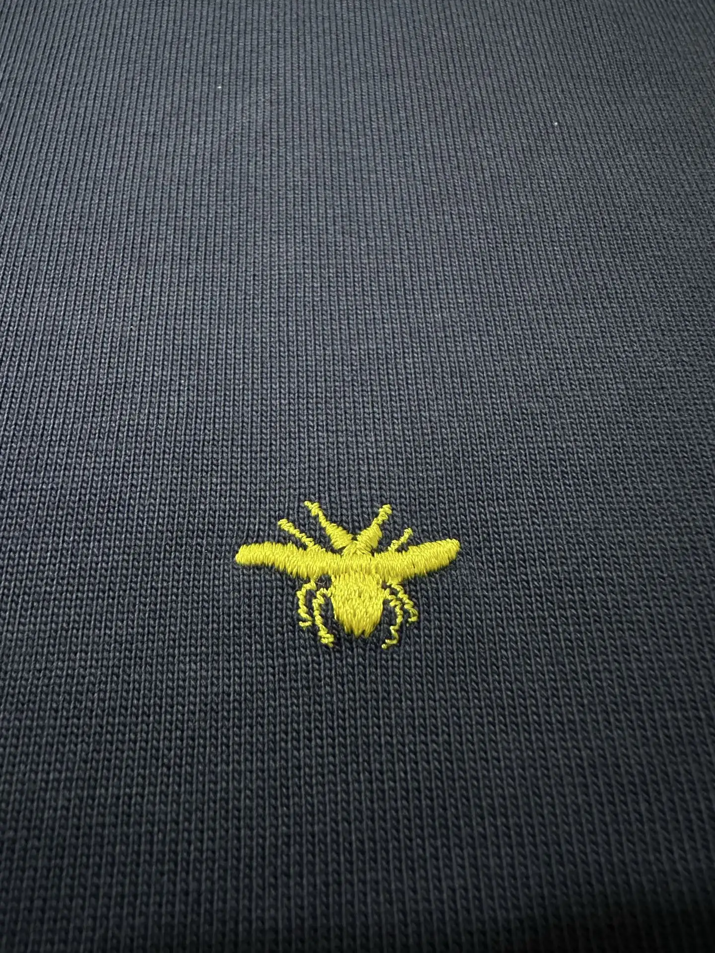 Bee Embroidery Heavyweight Cotton T-Shirt D21022251 — view 7