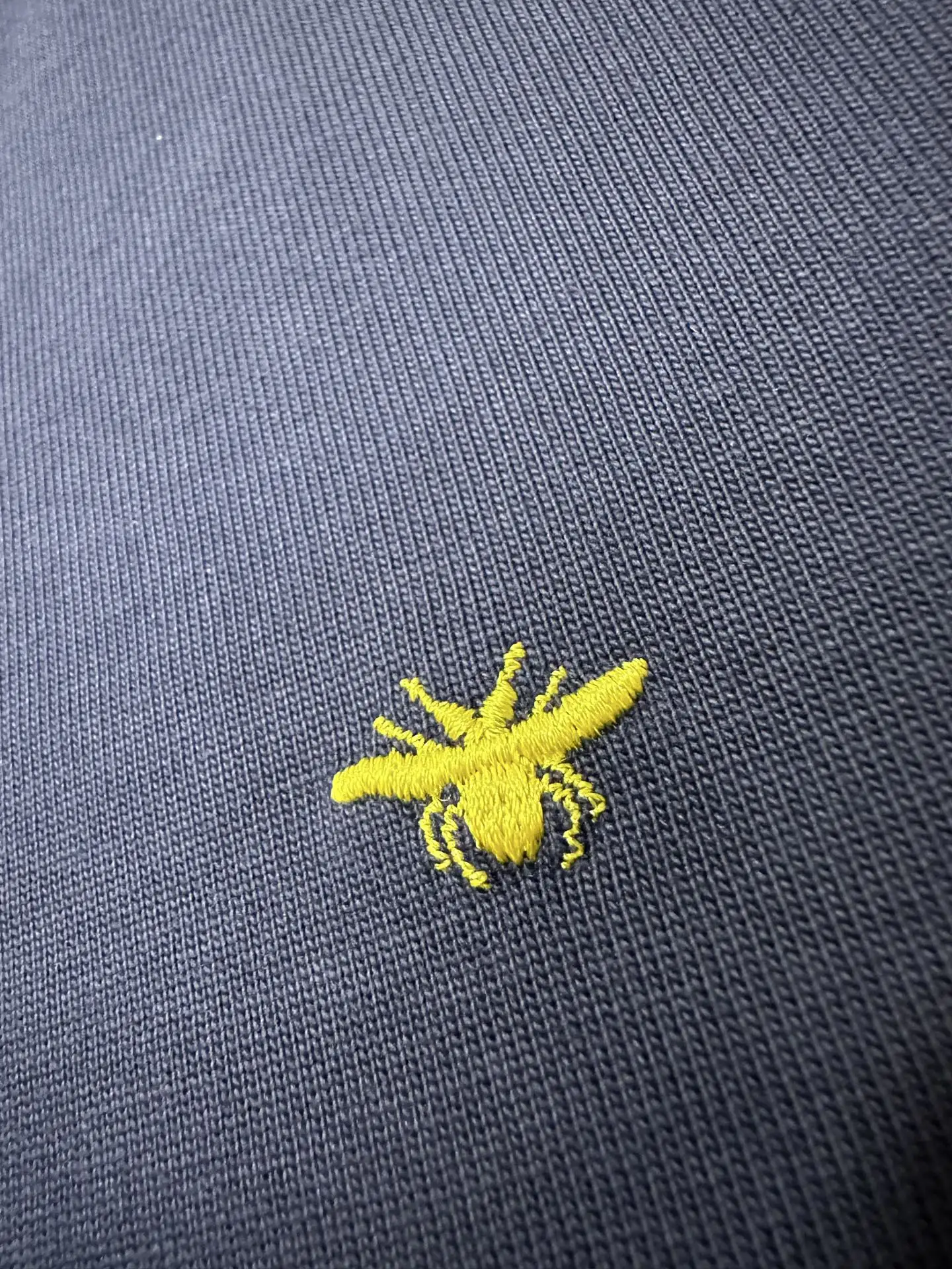 Bee Embroidery Heavyweight Cotton T-Shirt D21022251 — view 8