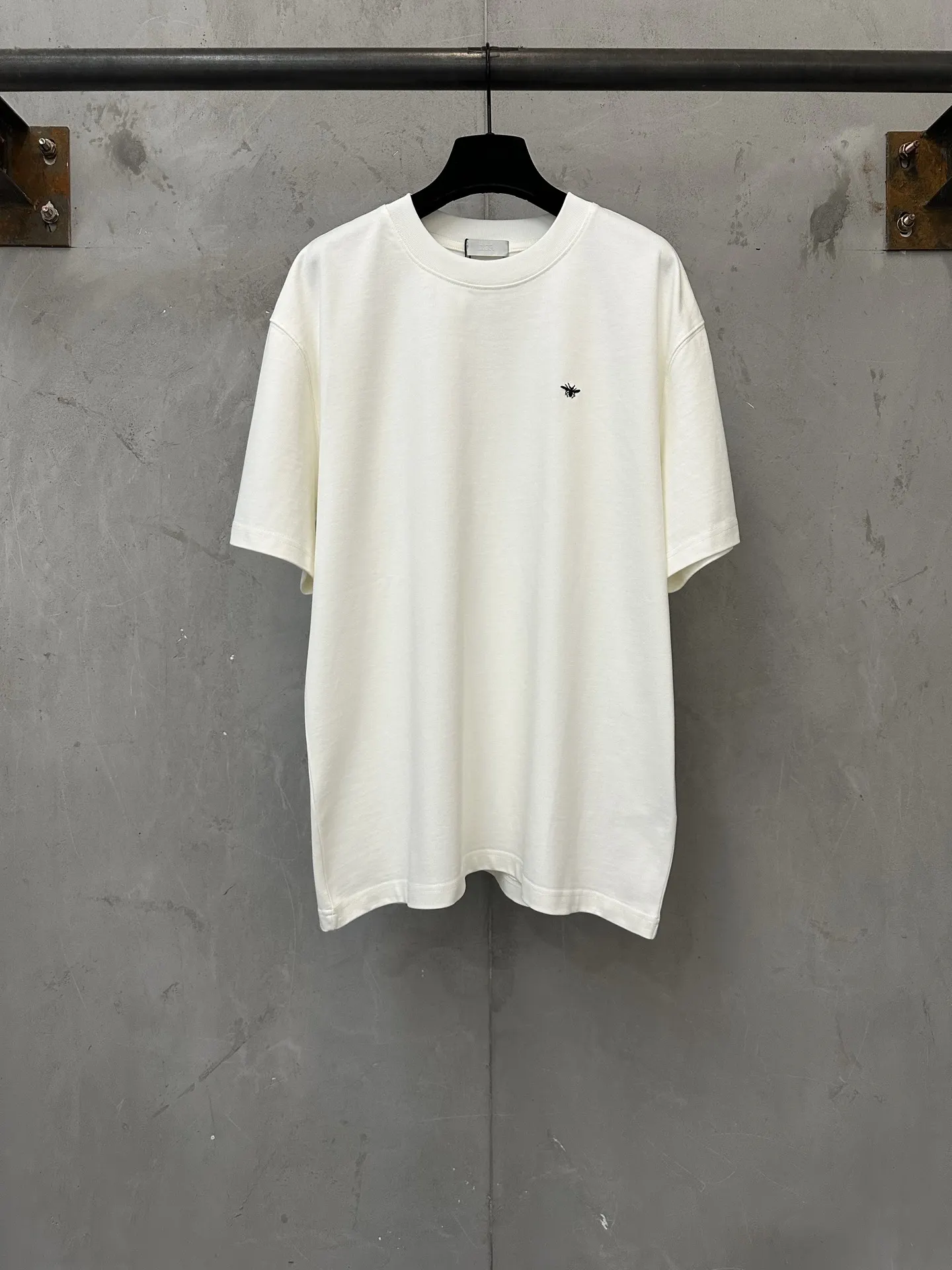Bee Embroidery Heavyweight Cotton T-Shirt D21022249