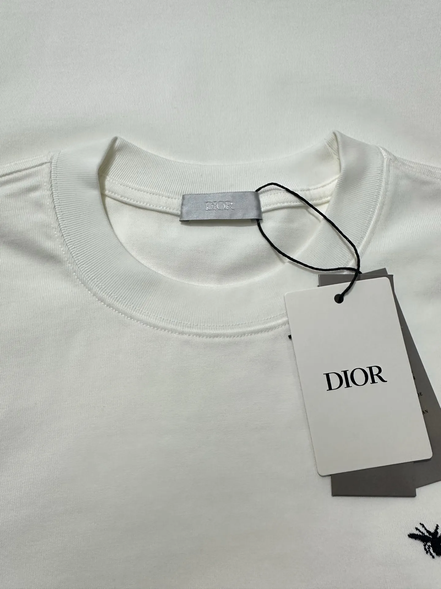 Bee Embroidery Heavyweight Cotton T-Shirt D21022249 — view 6