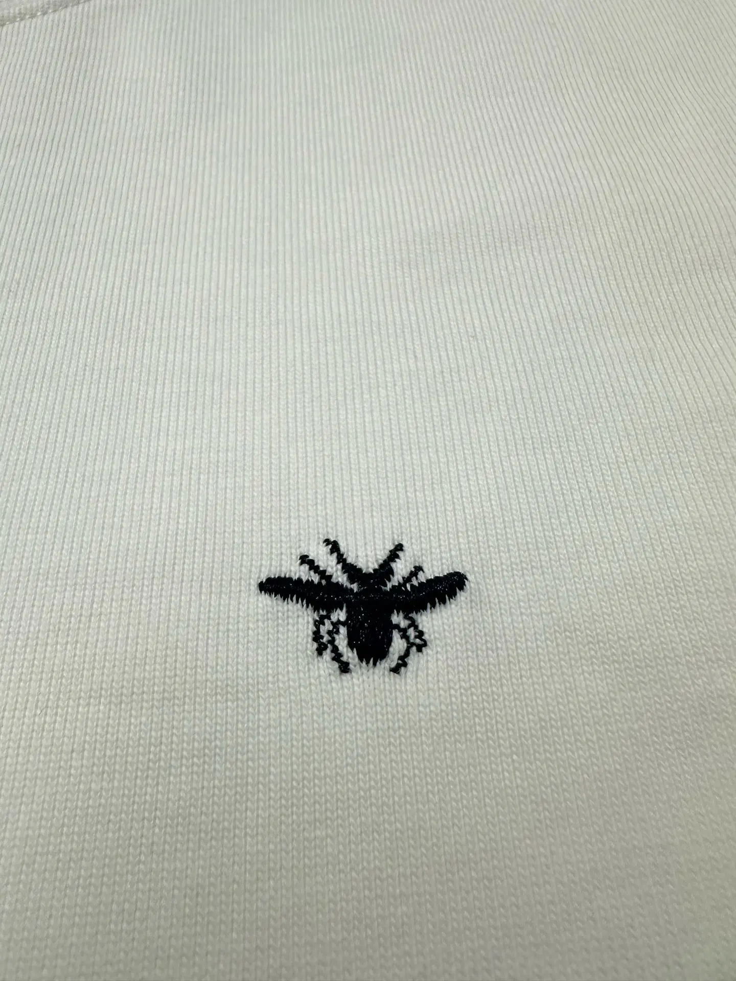 Bee Embroidery Heavyweight Cotton T-Shirt D21022249 — view 7