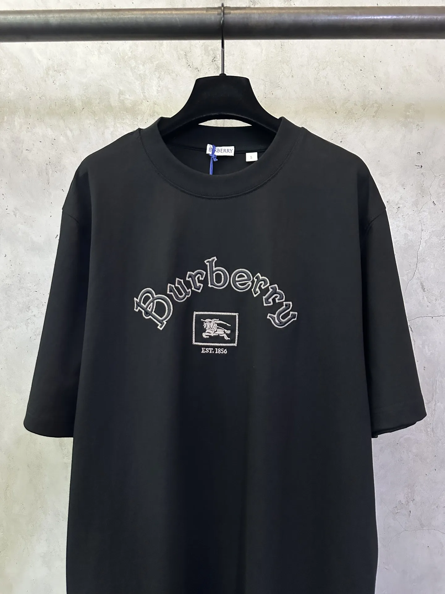 Gothic Logo Embroidered Cotton T-Shirt D21012479 — view 3