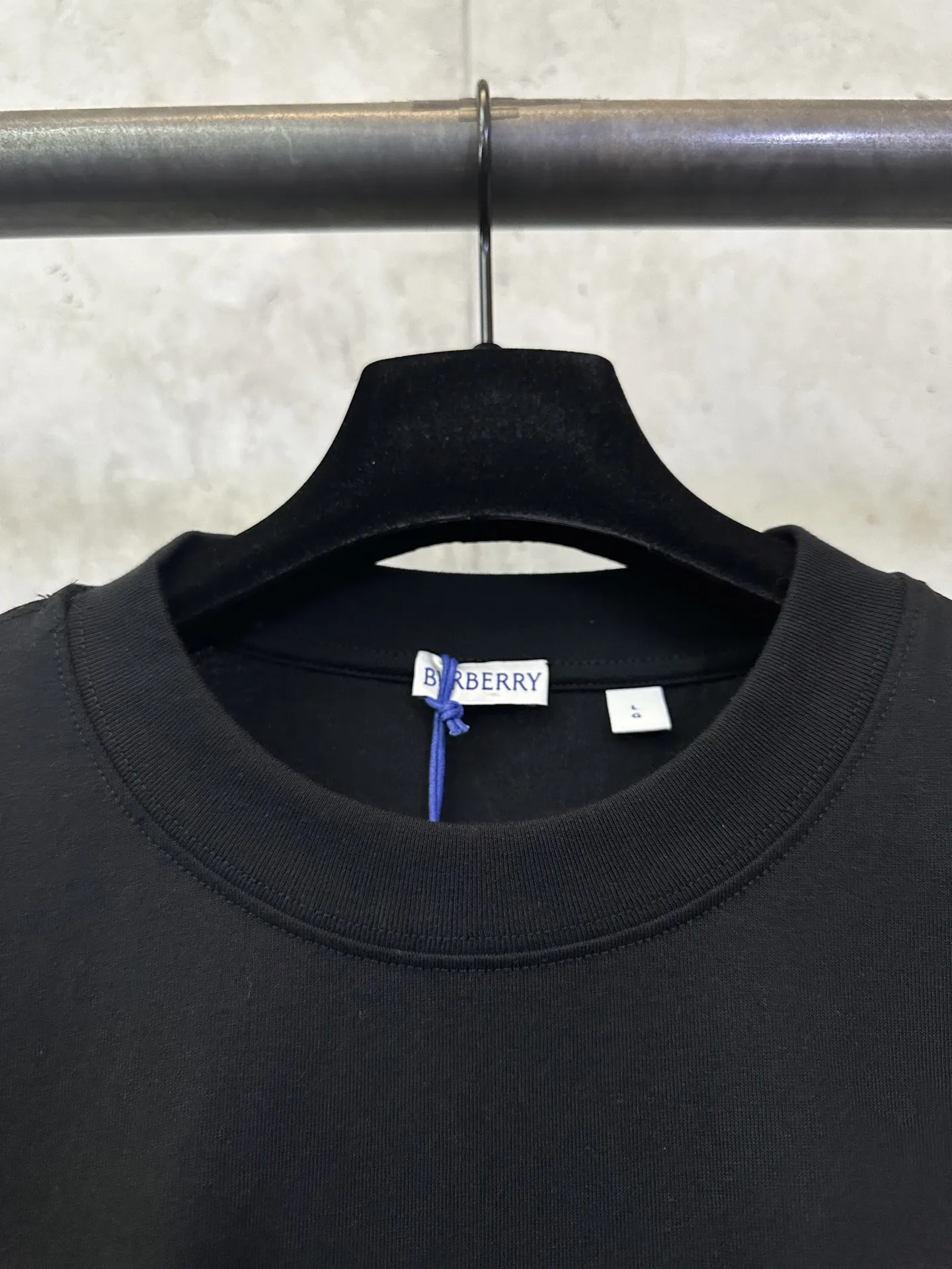Gothic Logo Embroidered Cotton T-Shirt D21012479 — view 7