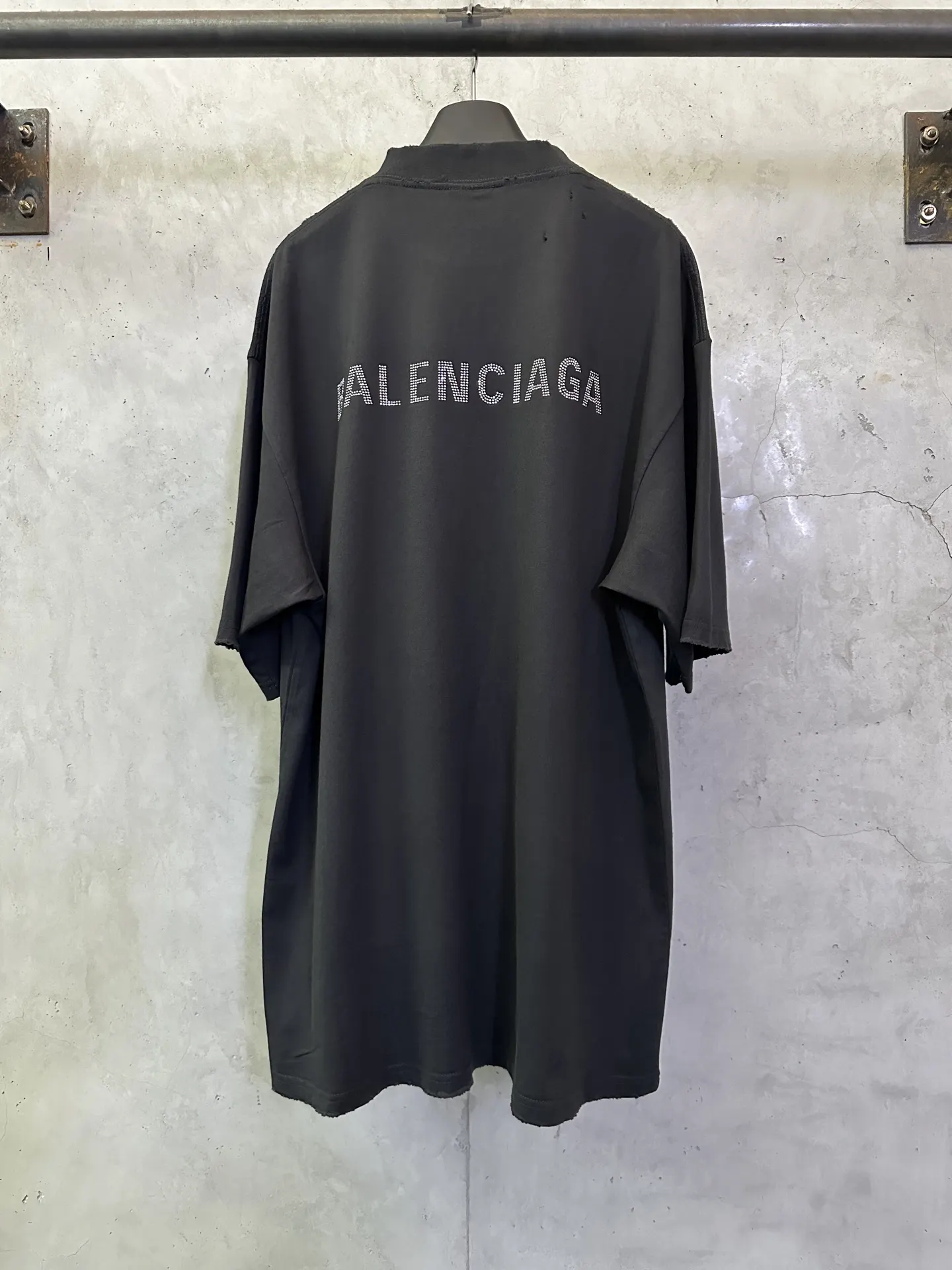 Distressed Rhinestone Logo Oversized T-Shirt D21012499 — view 2
