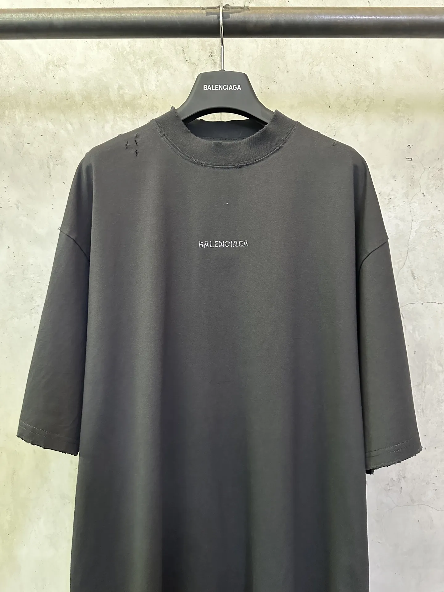 Distressed Rhinestone Logo Oversized T-Shirt D21012499 — view 3