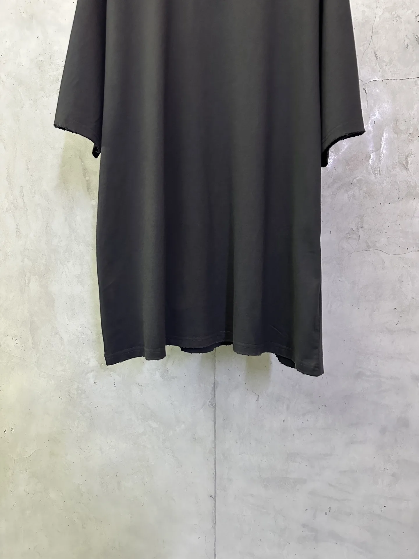 Distressed Rhinestone Logo Oversized T-Shirt D21012499 — view 4