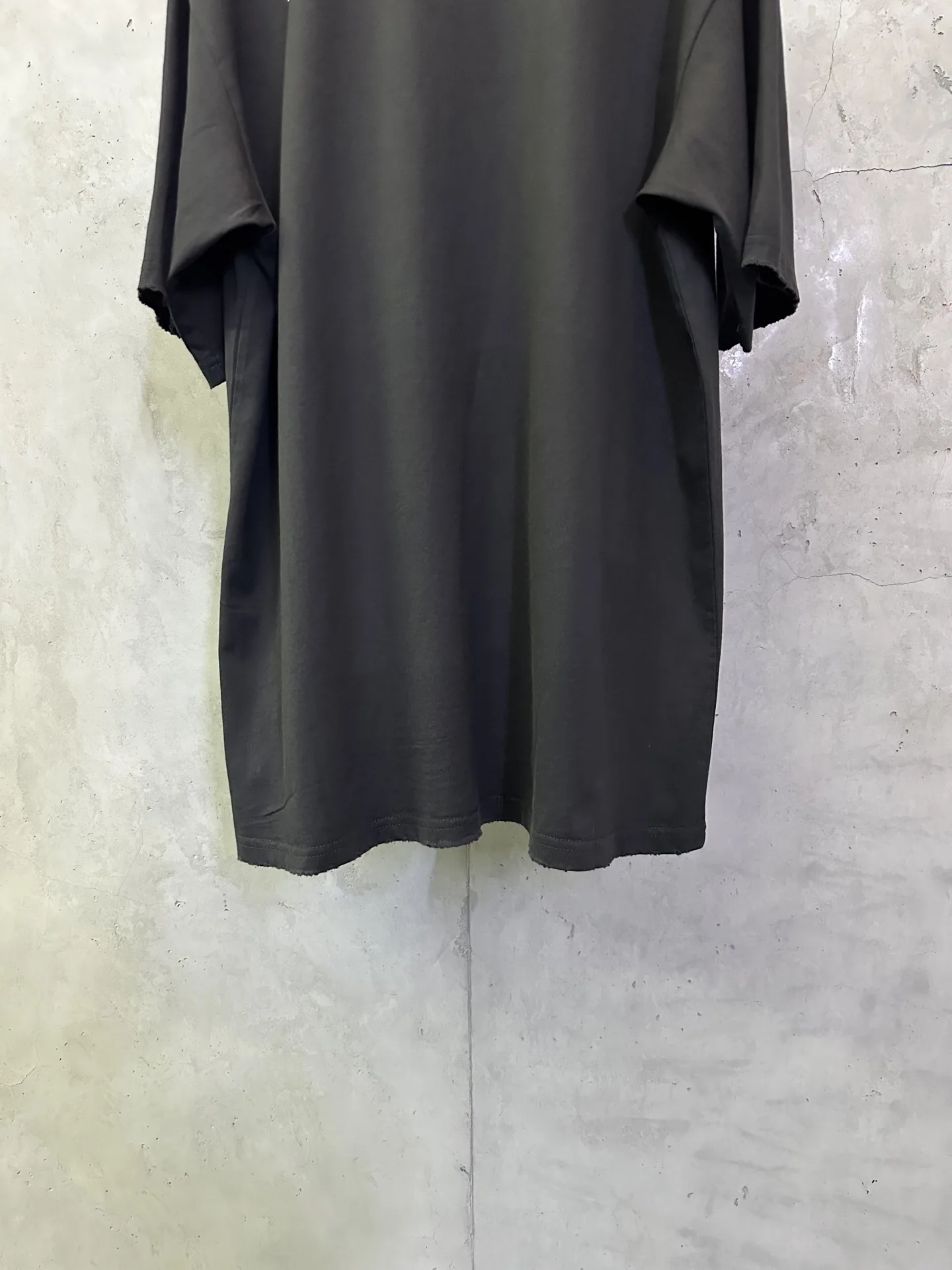 Distressed Rhinestone Logo Oversized T-Shirt D21012499 — view 6