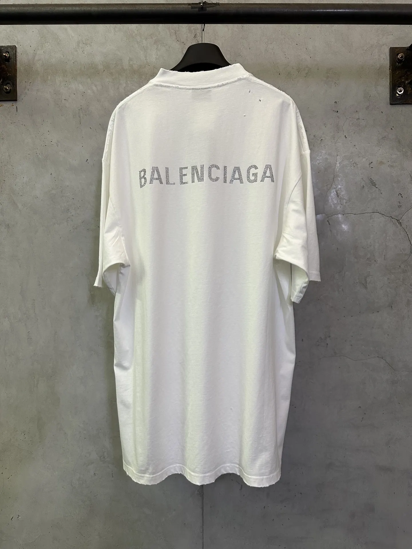 Distressed Rhinestone Logo Oversized T-Shirt D21012500 — view 2