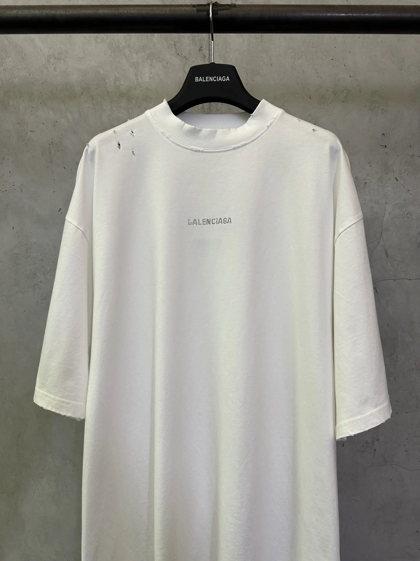 Distressed Rhinestone Logo Oversized T-Shirt D21012500 — view 3
