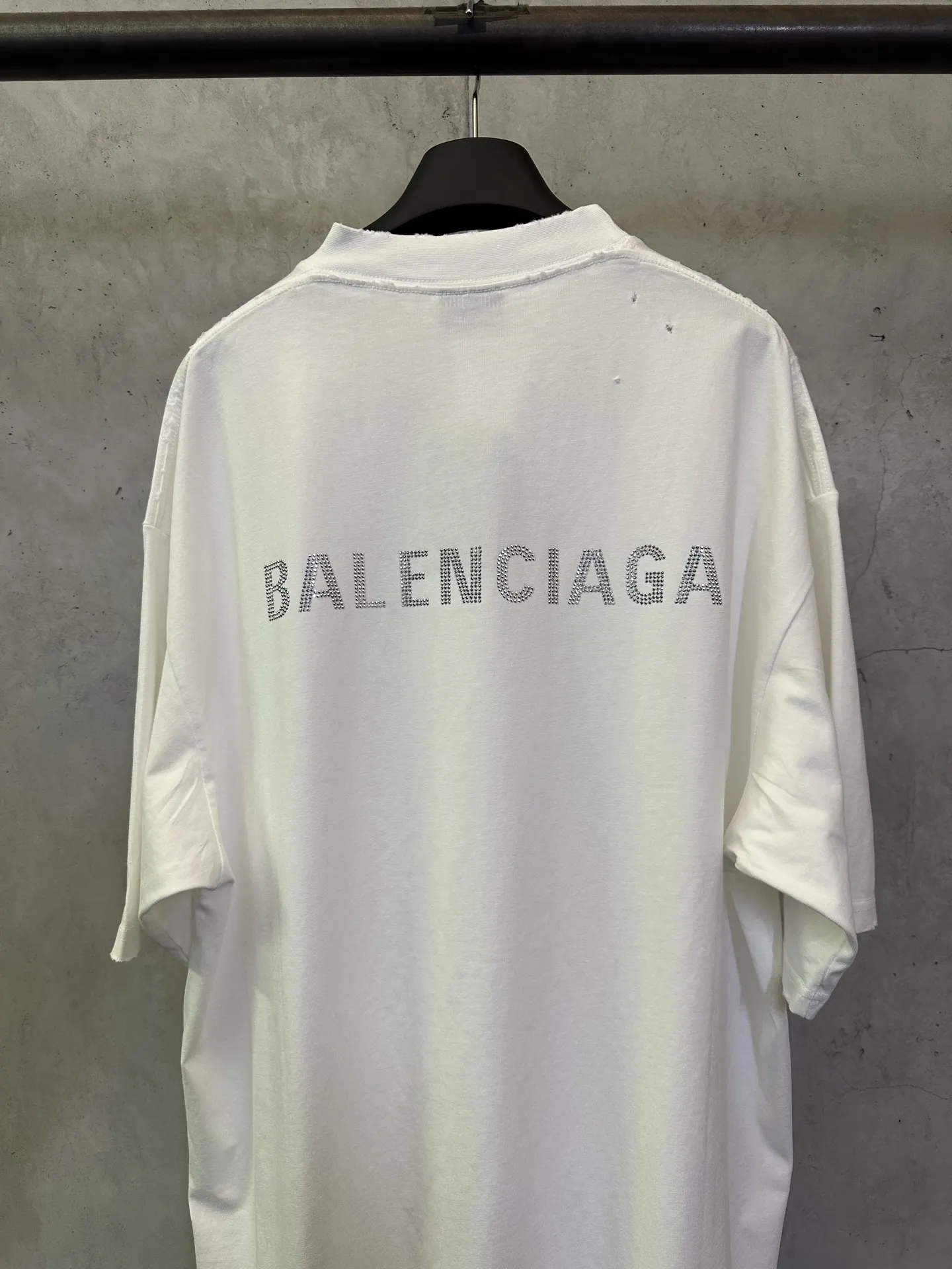 Distressed Rhinestone Logo Oversized T-Shirt D21012500 — view 5