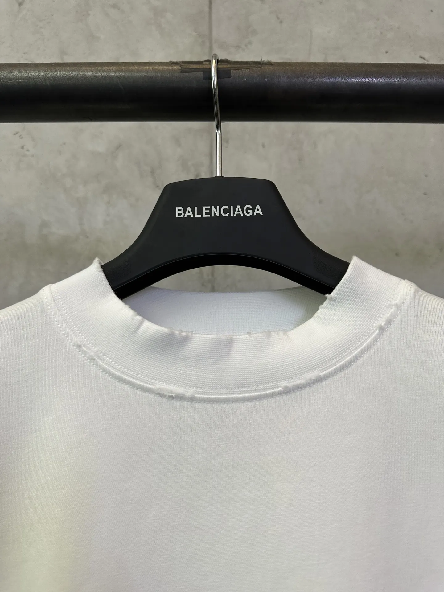 Distressed Rhinestone Logo Oversized T-Shirt D21012500 — view 7