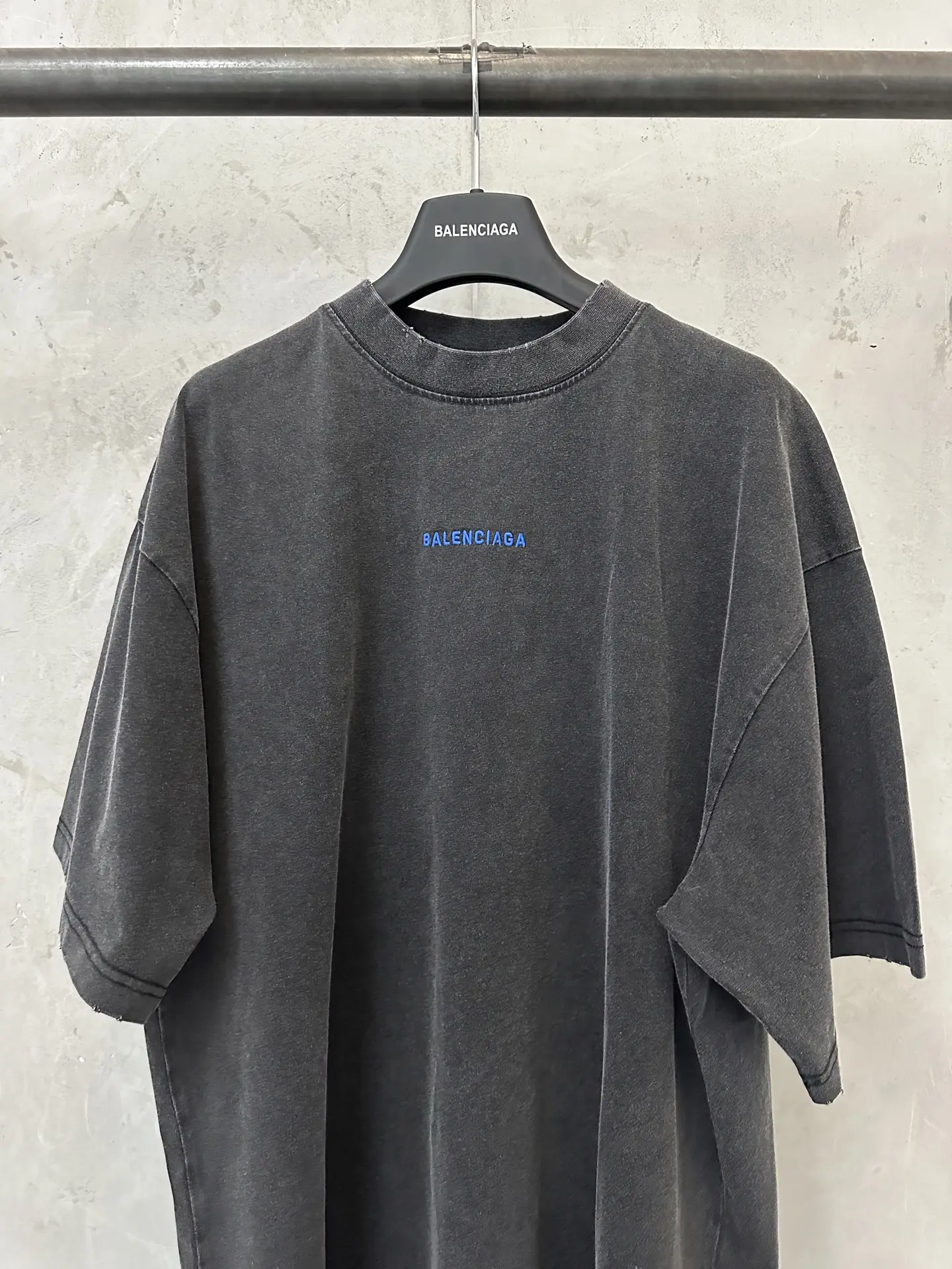 Logo Embroidered Washed Cotton T-Shirt D21023073 — view 3