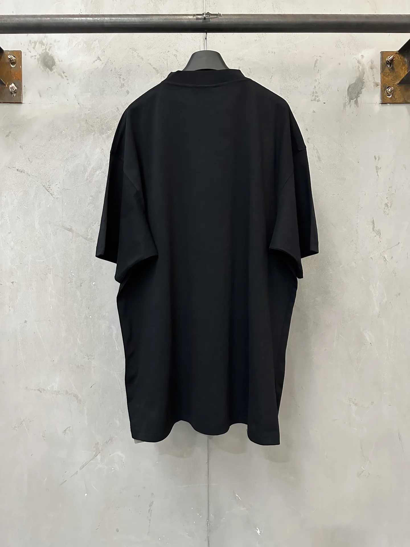 Logo Spray-Paint Oversized T-Shirt D21023069 — view 2